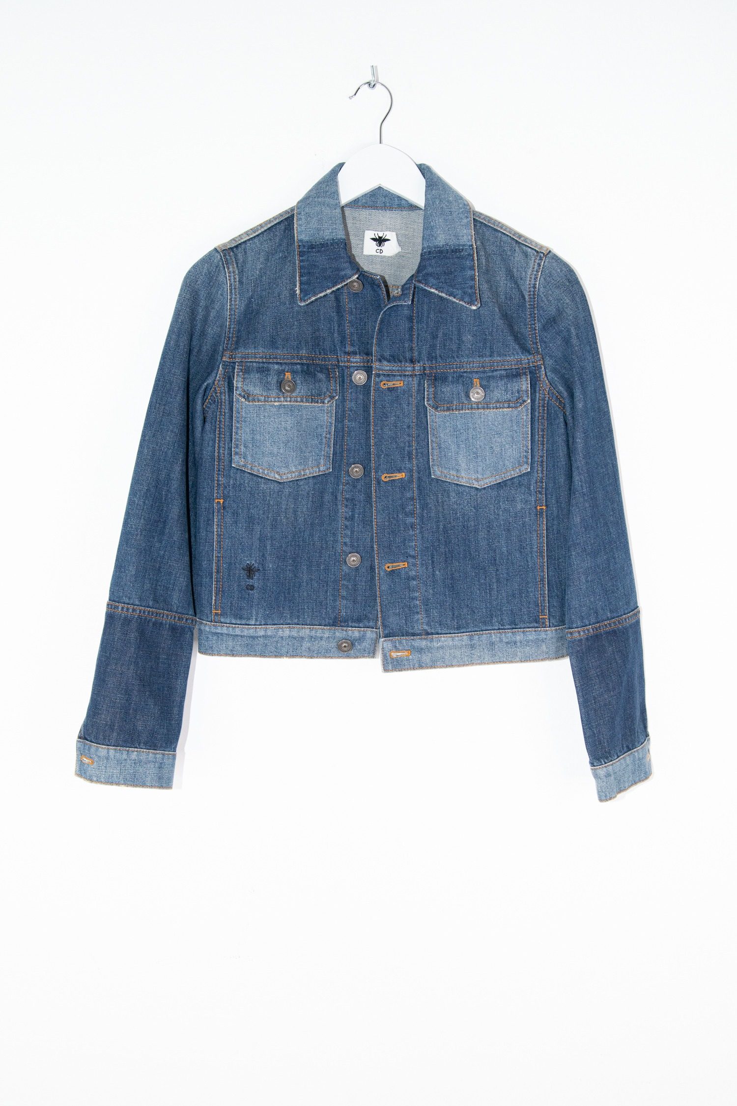 Thumbnail of http://Dior%20Jeansjacke%20im%20Used-Look%20in%20Blau%20und%20Hellblau