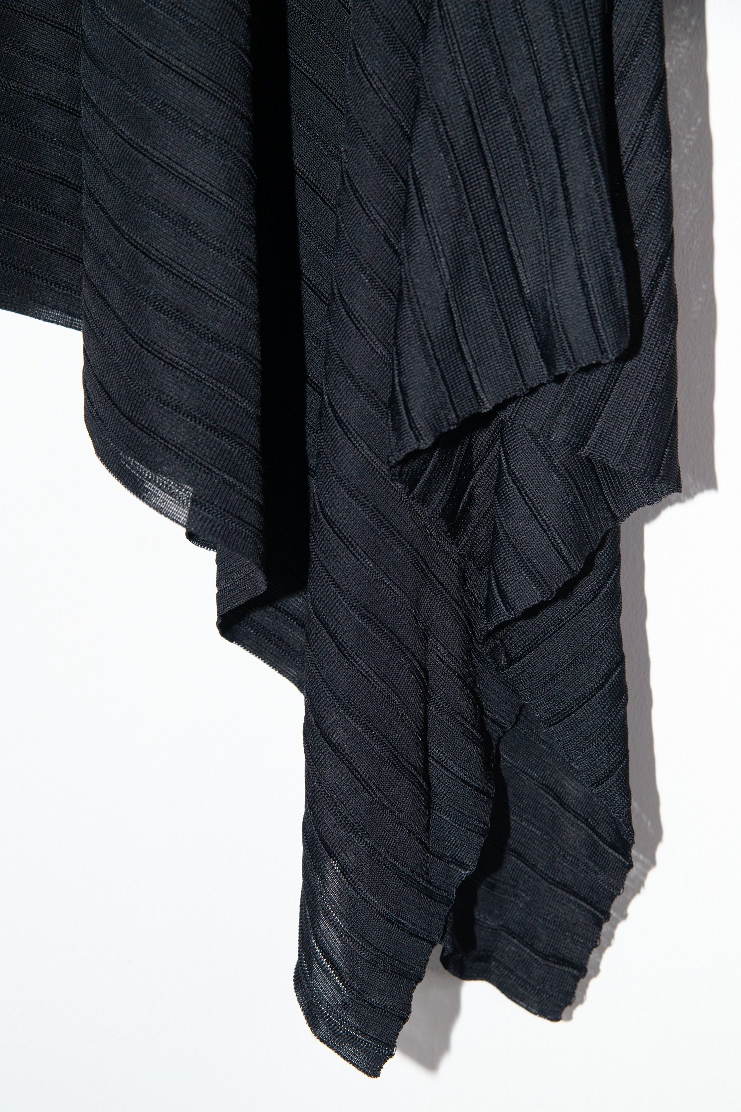 Thumbnail of http://Christian%20Dior%20Asymetrisches%20Vintage%20Oberteil%20in%20Schwarz