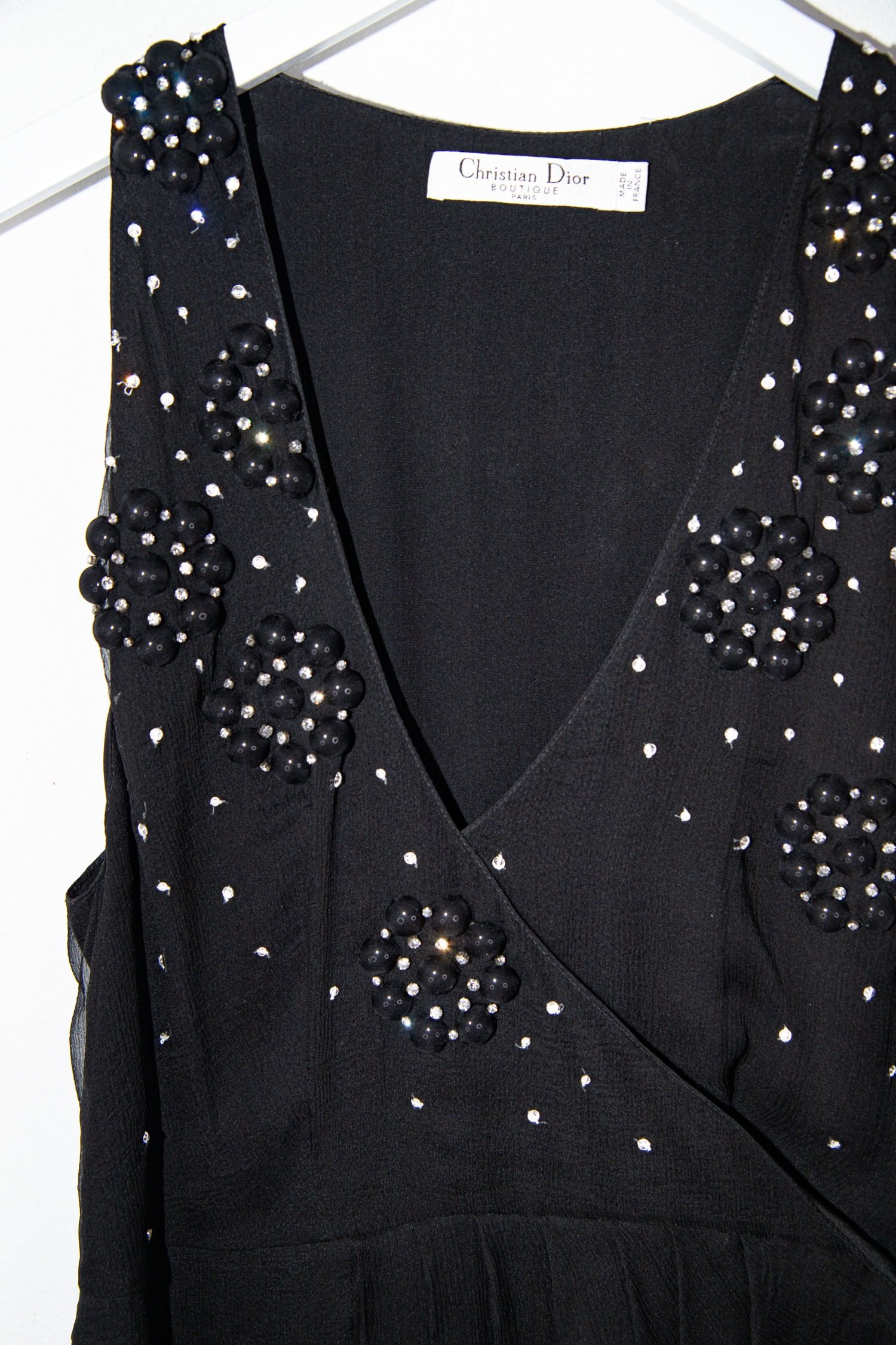 Thumbnail of http://Christian%20Dior%20Vintage%20Minikleid%20aus%20Seide%20mit%20Strass%20in%20Schwarz