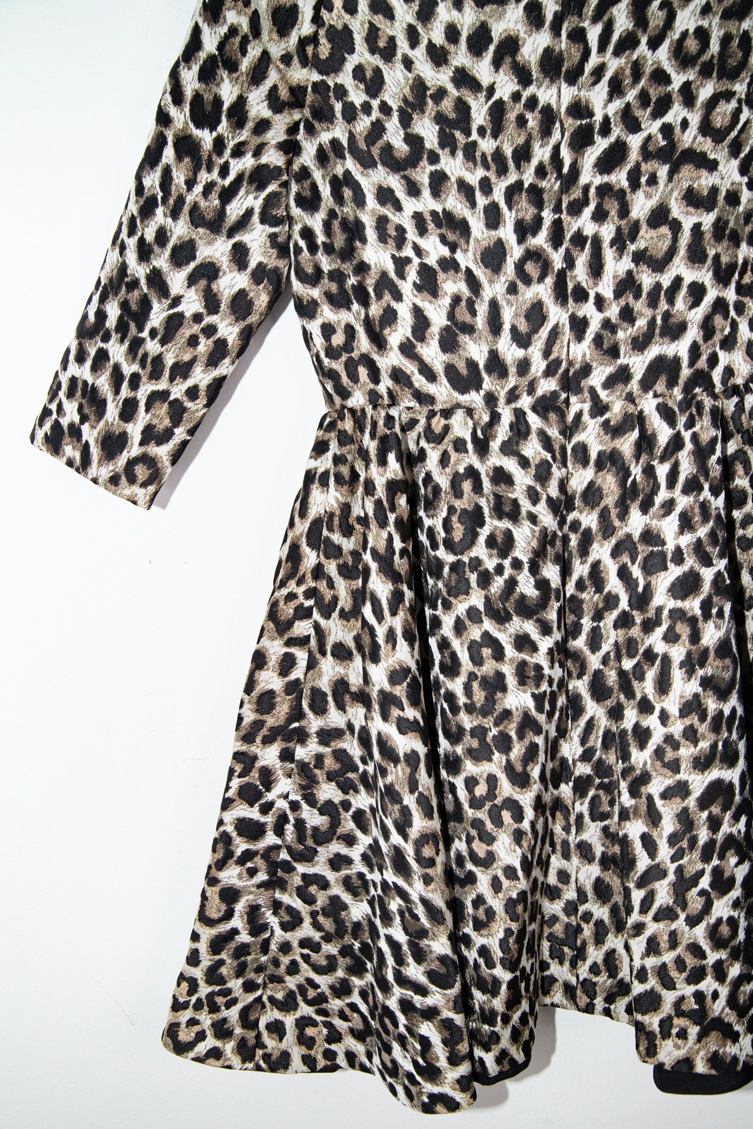 Thumbnail of http://Christian%20Dior%20Vintage%20Minikleid%20mit%20Leopardenmuster