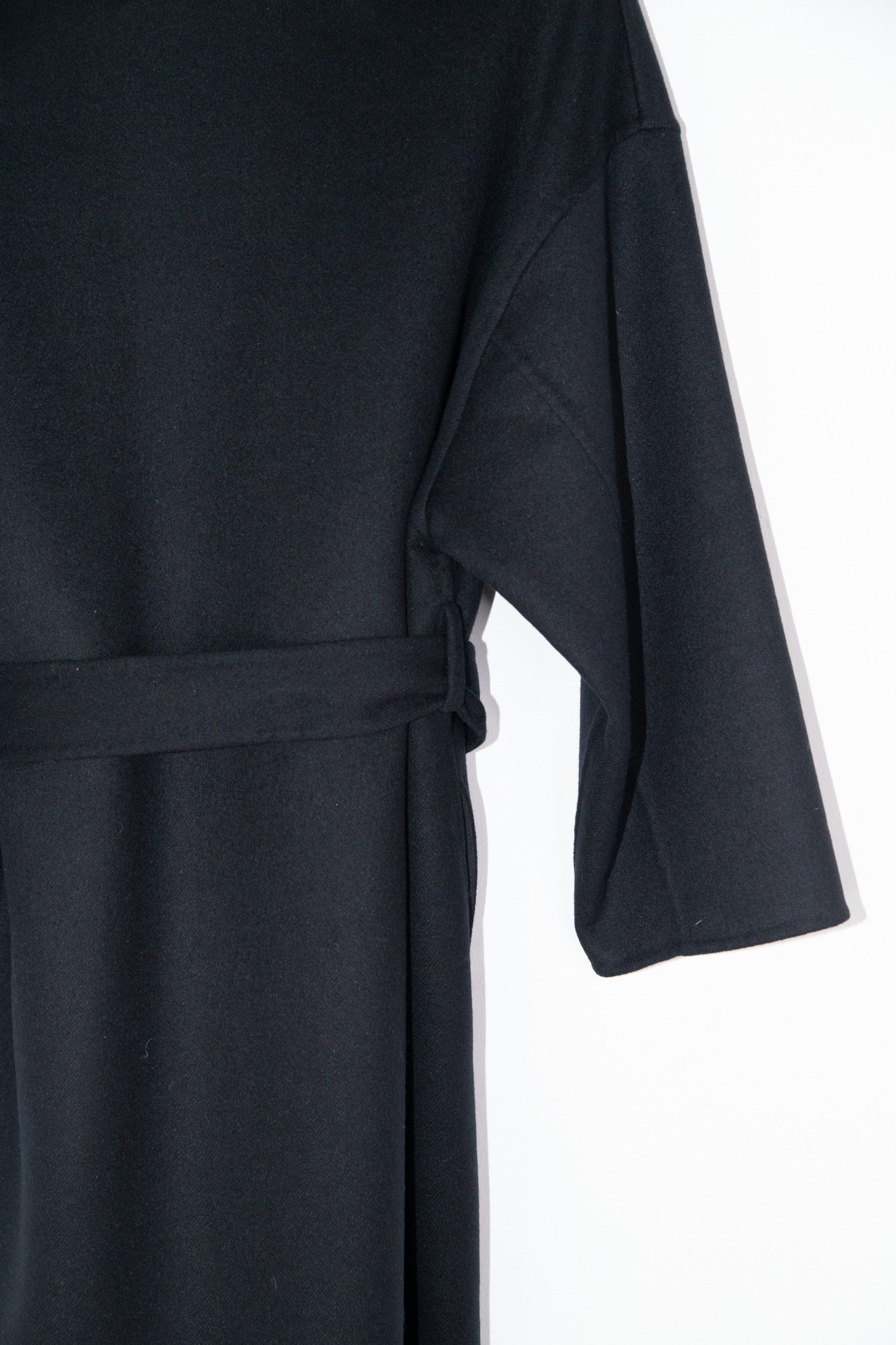 Thumbnail of http://Dior%20Double-Face-Mantel%20aus%20Wollmischung%20in%20Schwarz