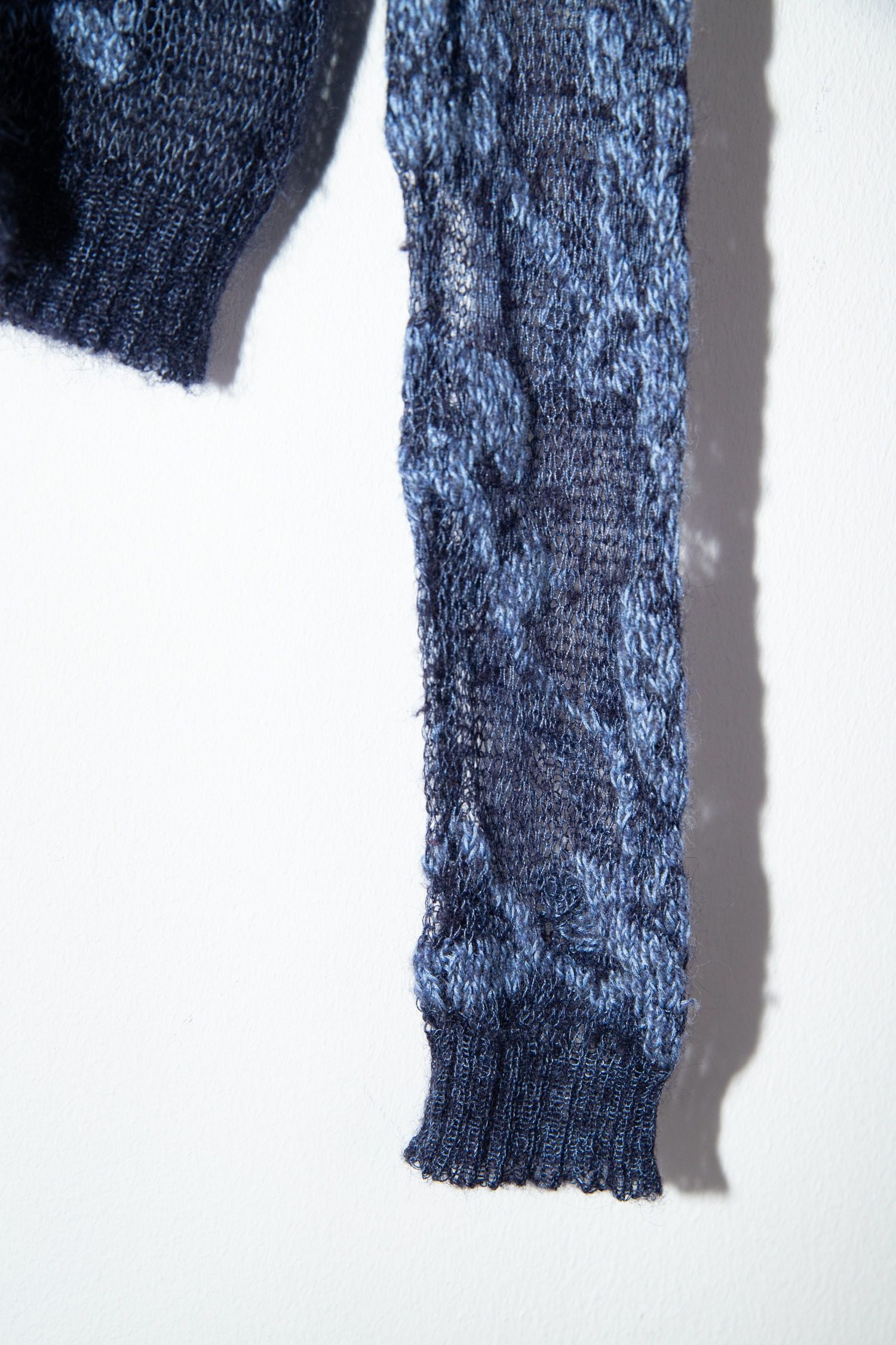 Thumbnail of http://Dior%20Strickpullover%20in%20Dunkelblau%20und%20Blau