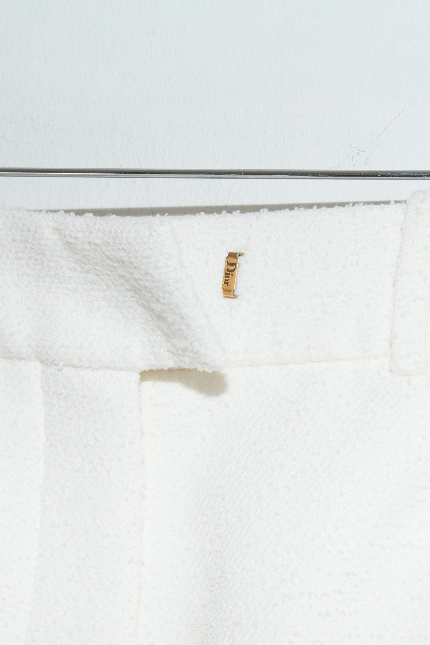 Thumbnail of http://Dior%20Shorts%20aus%20Wollbouclé%20in%20Weiß