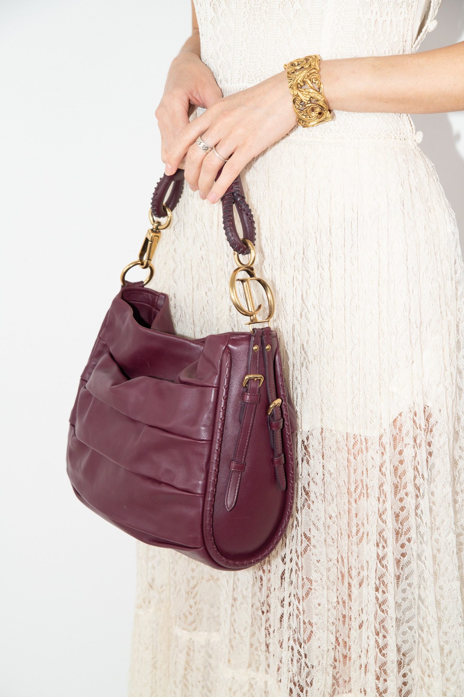 Thumbnail of http://Dior%20Libertine%20Handtasche%20in%20Aubergine%20und%20Gold