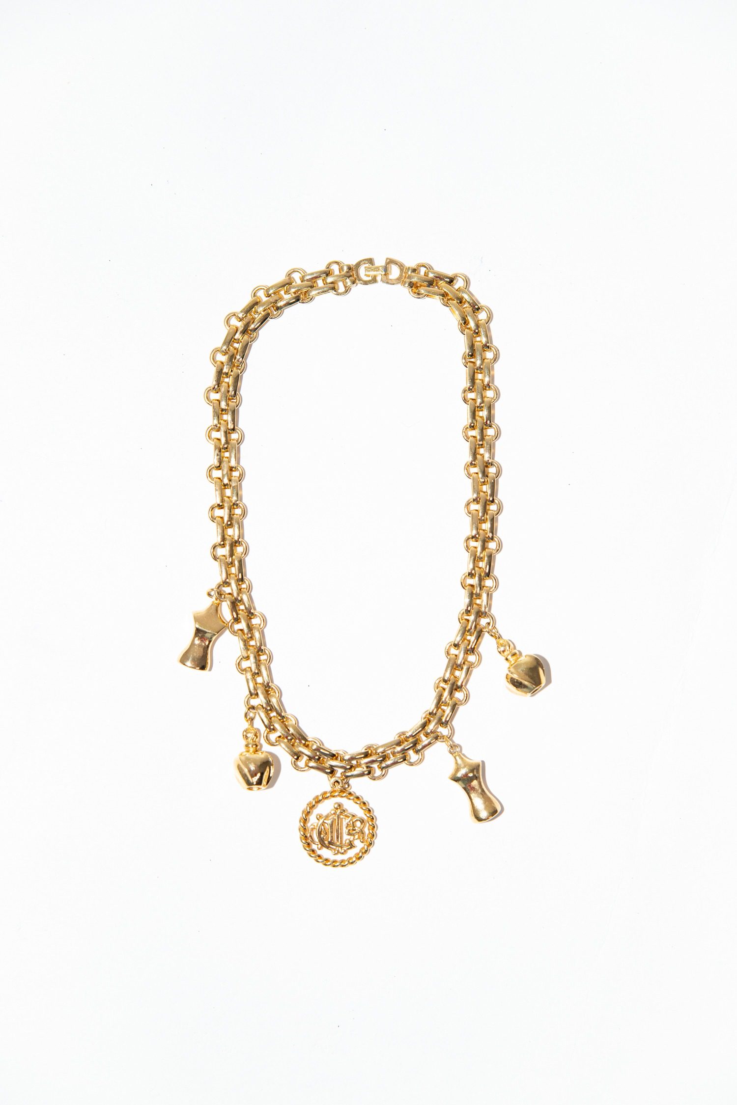 Thumbnail of http://Dior%20schwere%20Halskette%20mit%20fünf%20Anhängern%20in%20Gold