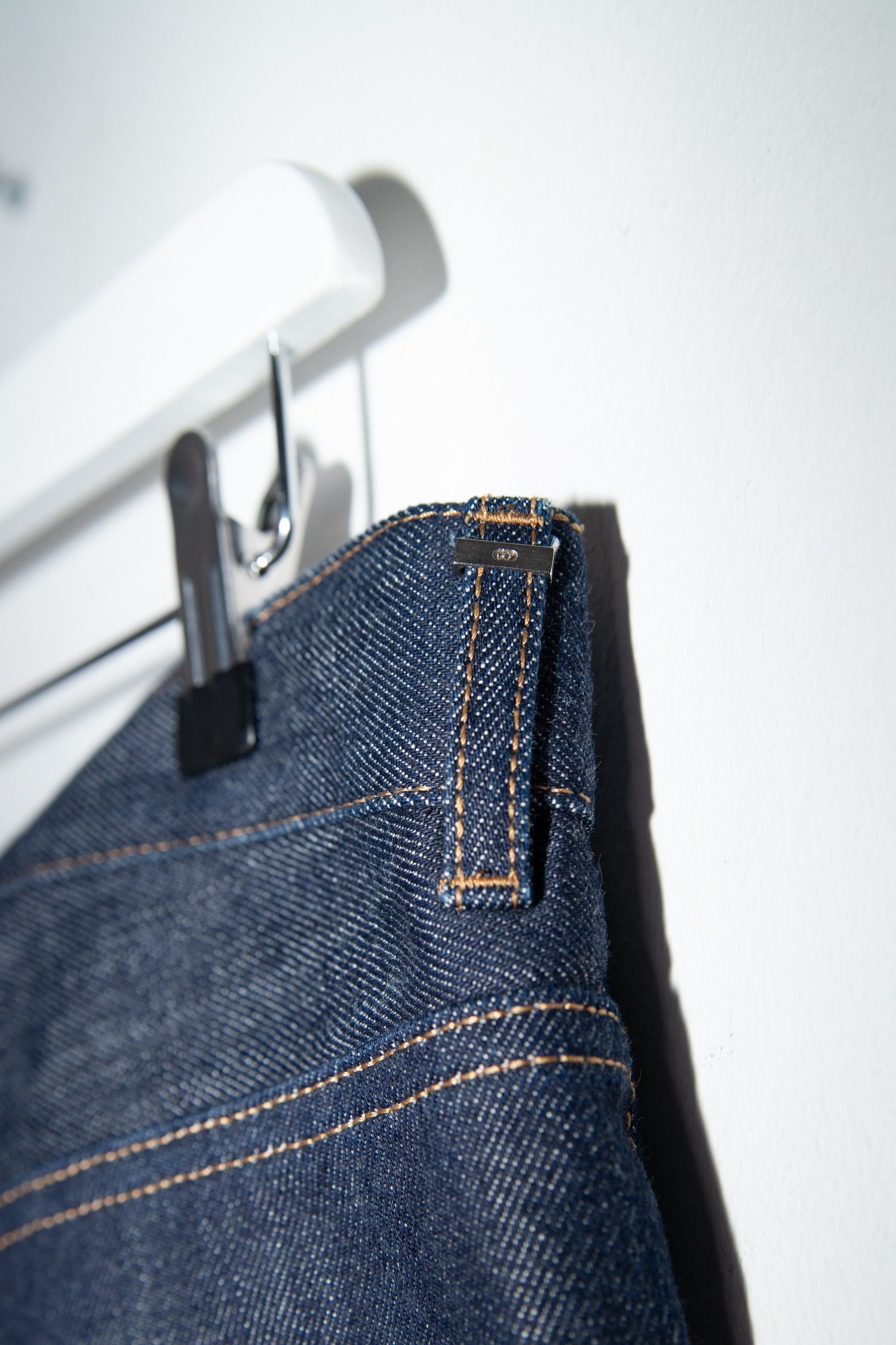 Thumbnail of http://Dior%20Jeans%20mit%20J'Adior%20Applikation%20in%20Dunkelblau