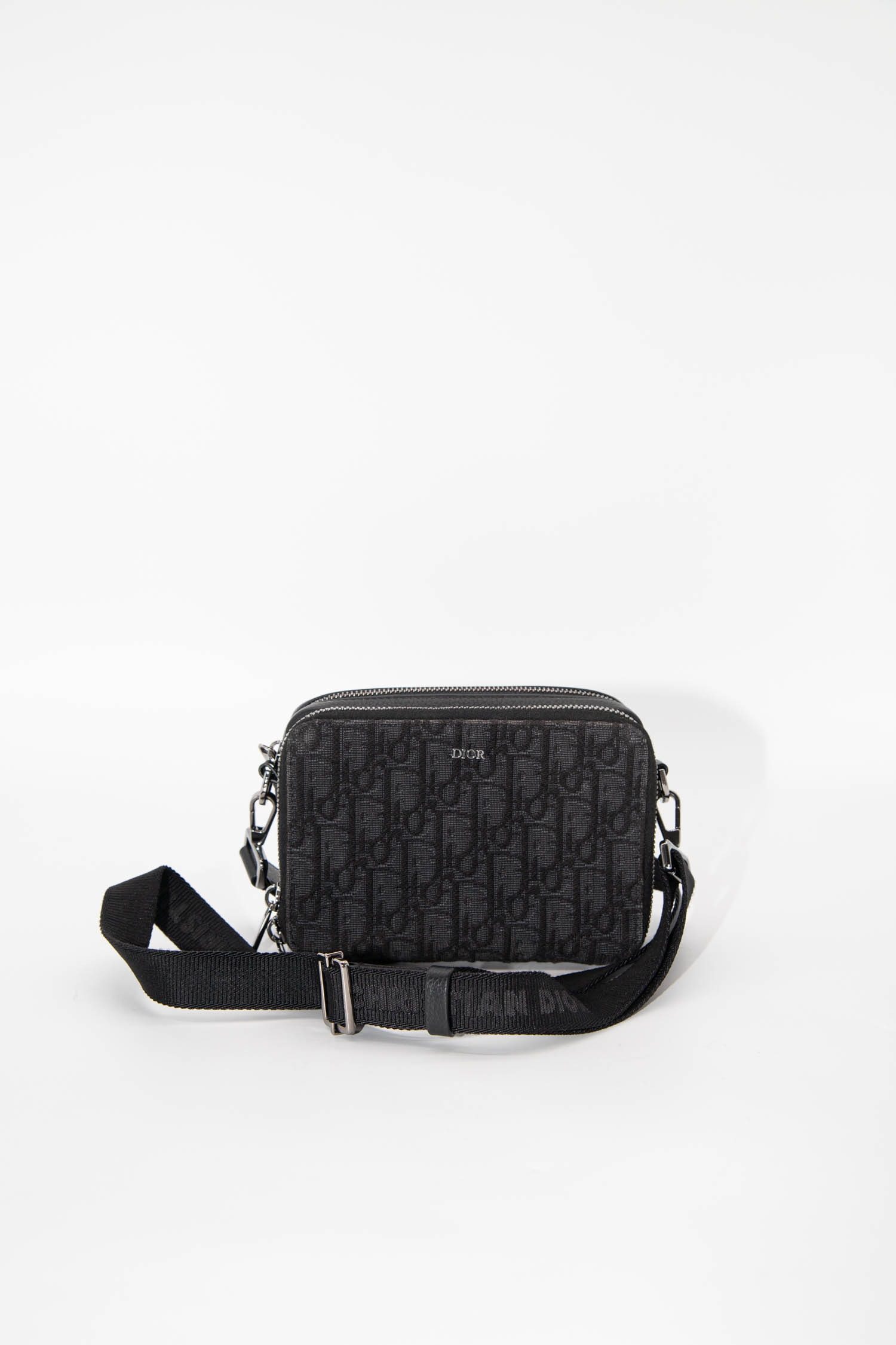 Thumbnail of http://Christian%20Dior%20Oblique%20Jacquard%20Umhängetasche%20in%20Schwarz