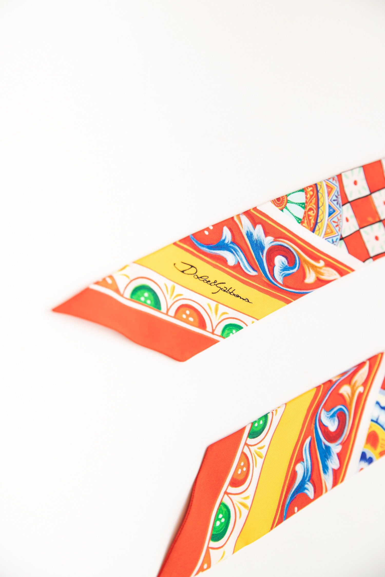 Thumbnail of http://Dolce%20&%20Gabbana%20Tuch%20mit%20Carretto-Print%20in%20Bunt