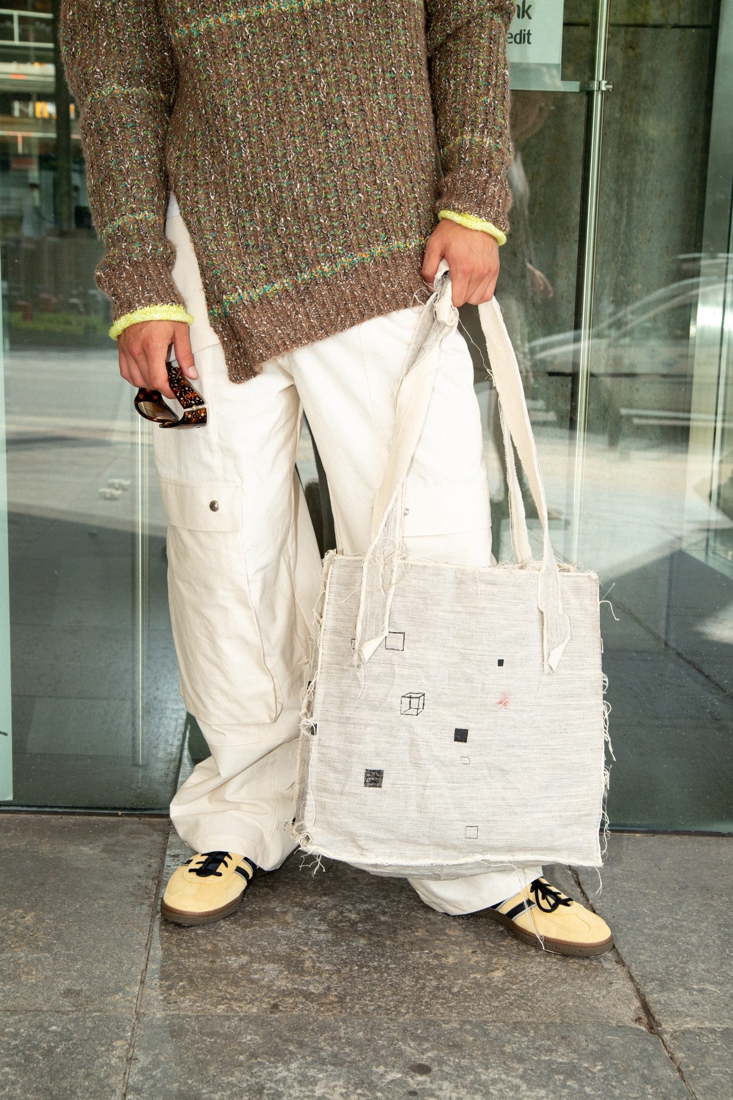 Thumbnail of http://Elena%20Dawson%20Tote%20Bag%20Maxi%20in%20Schwarz%20und%20Grau
