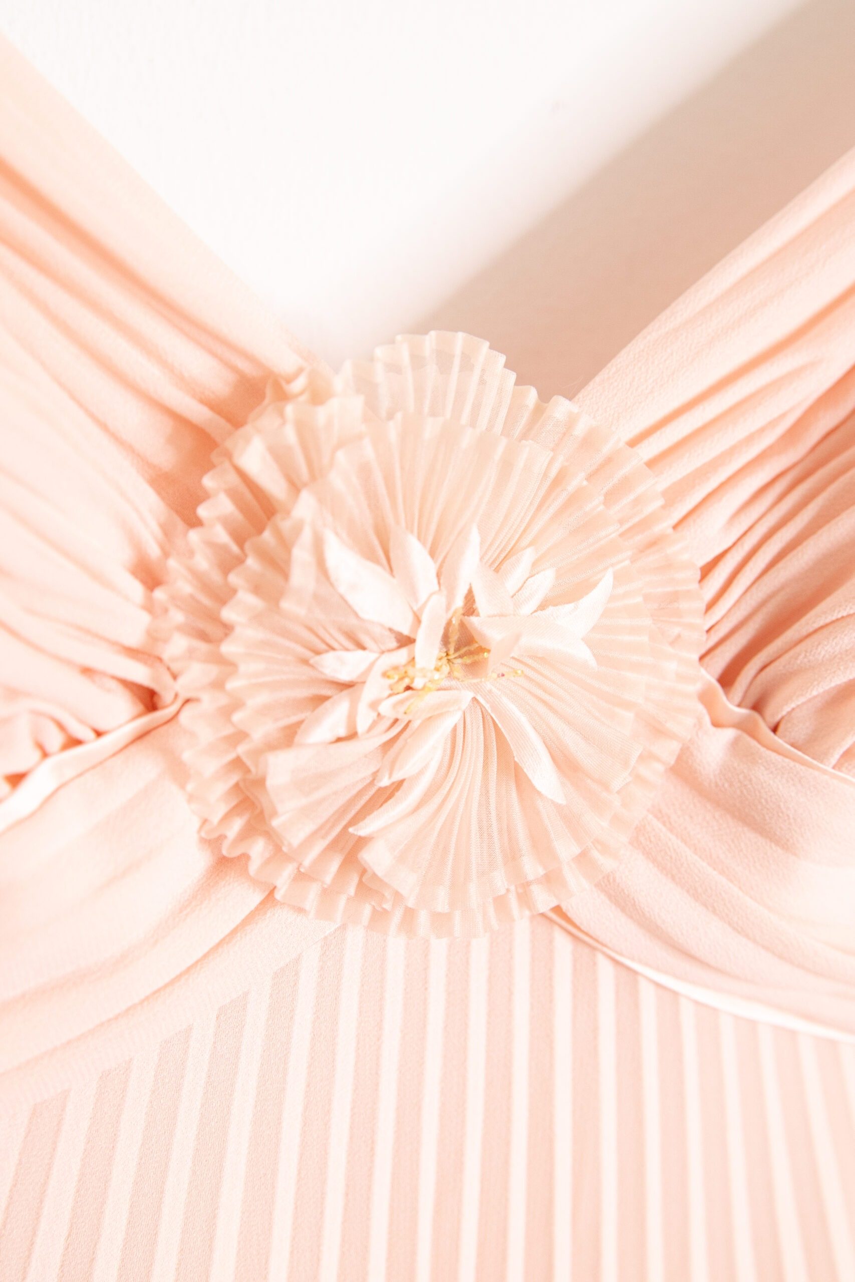 Thumbnail of http://Escada%20Couture%20Plissee%20Minikleid%20in%20Rosa