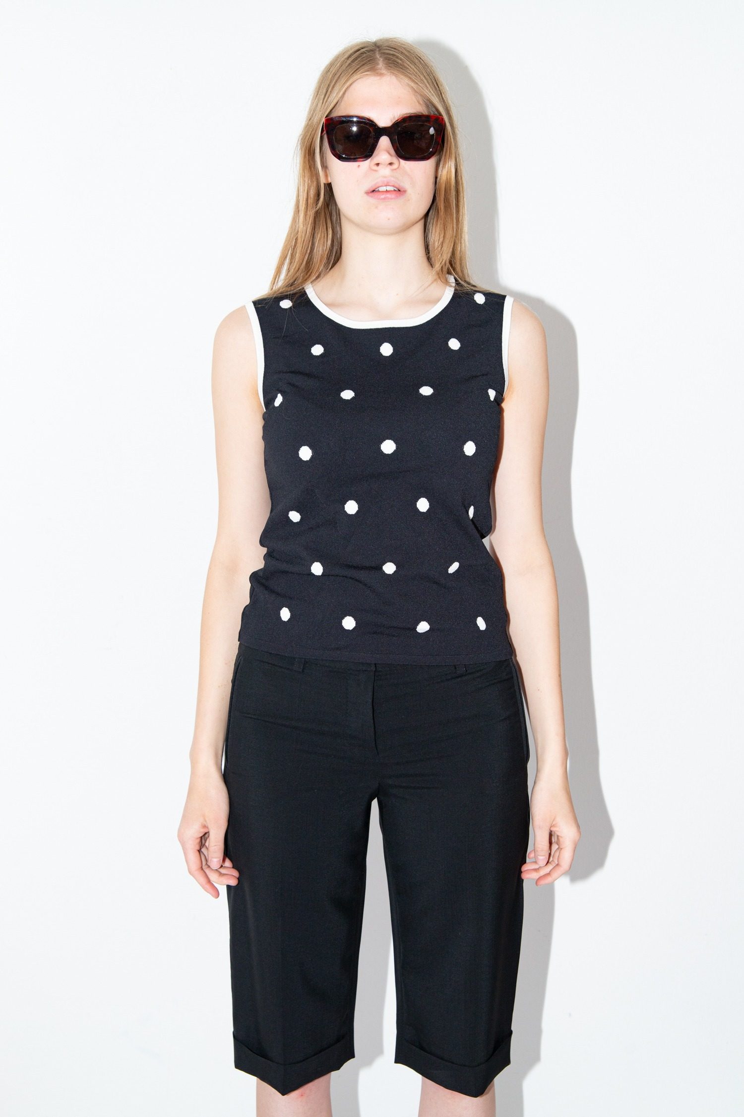 Thumbnail of http://Escada%20Vintage%20Top%20aus%20Feinstrick%20in%20Schwarz%20und%20Weiß