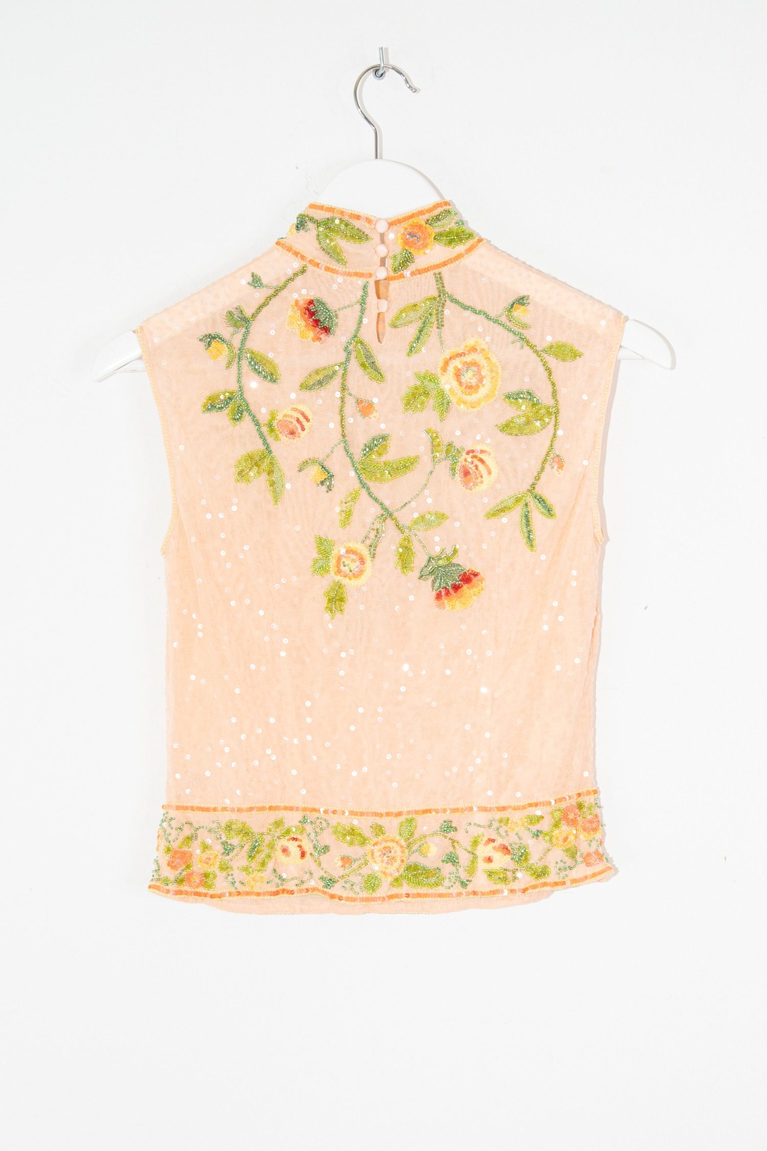 Thumbnail of http://Vintage%20Escada%20Oberteil%20mit%20Blumenstickerei%20in%20Apricot