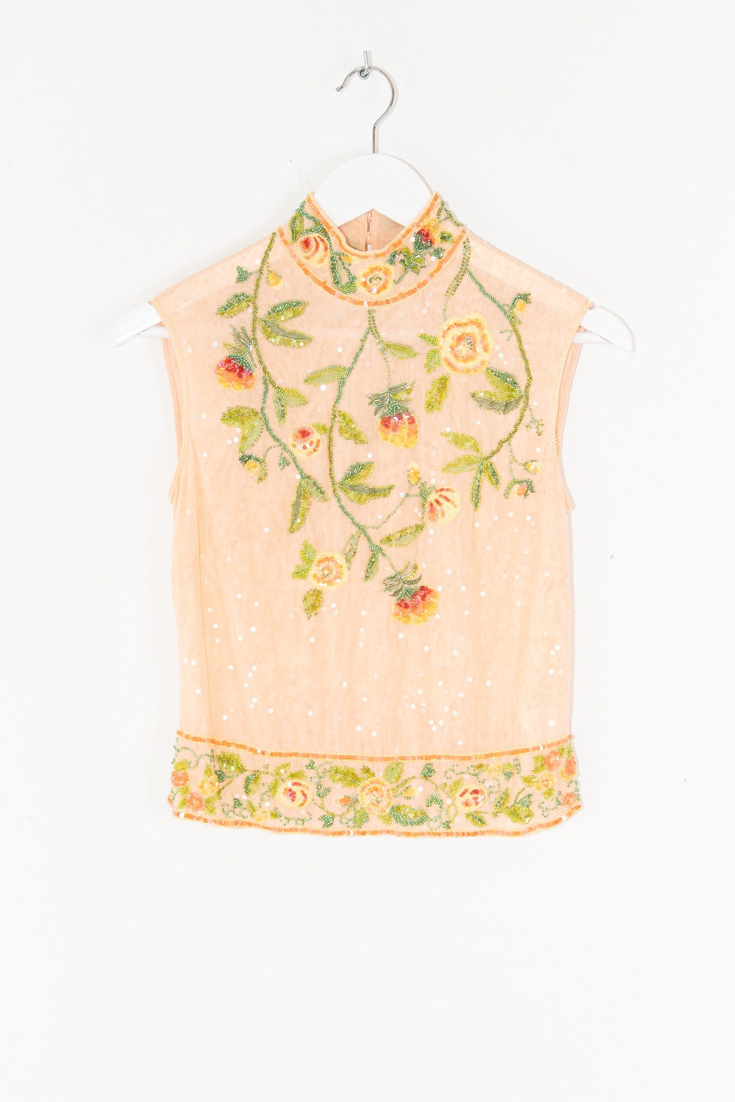 Thumbnail of http://Vintage%20Escada%20Oberteil%20mit%20Blumenstickerei%20in%20Apricot