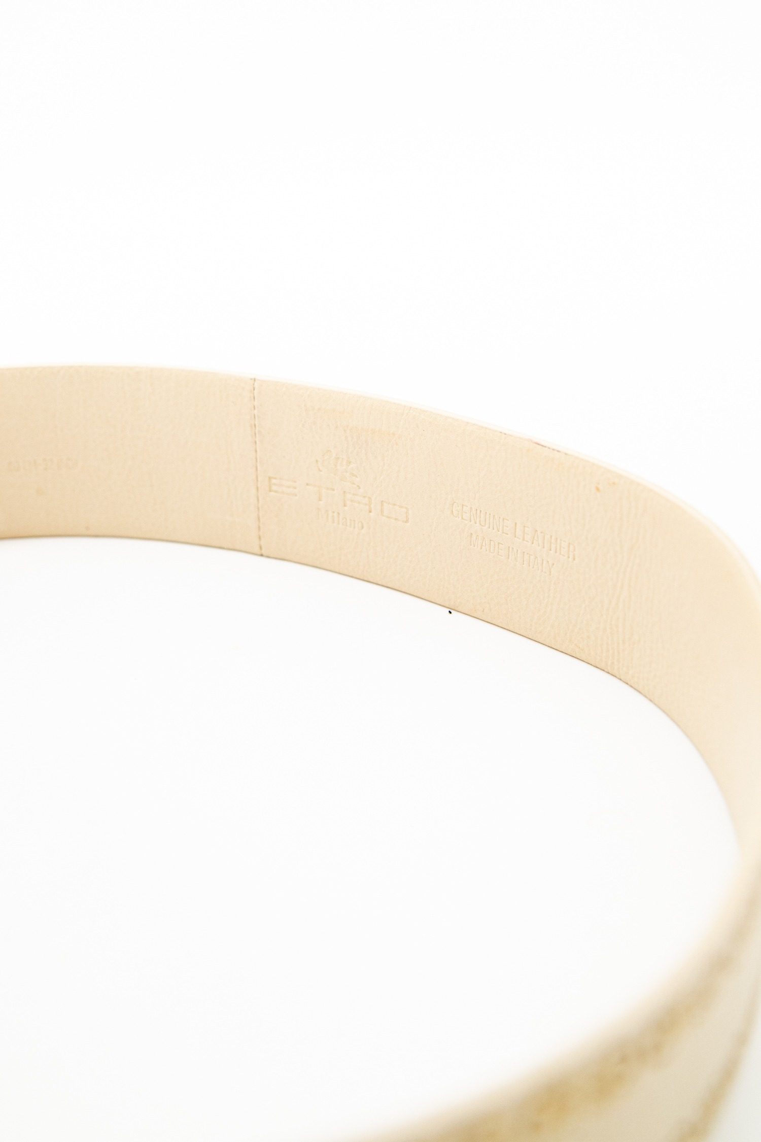 Thumbnail of http://Etro%20Gürtel%20mit%20Ornamenten%20in%20Ecru%20und%20Antikgold