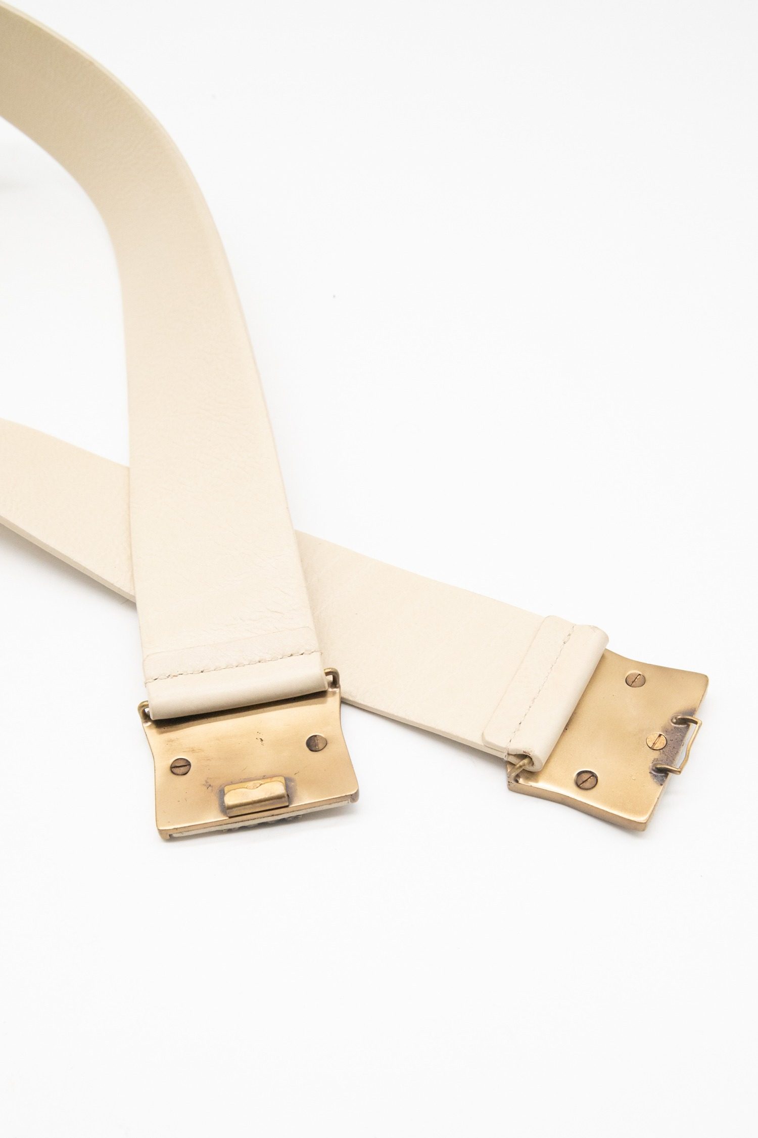 Thumbnail of http://Etro%20Gürtel%20mit%20Ornamenten%20in%20Ecru%20und%20Antikgold