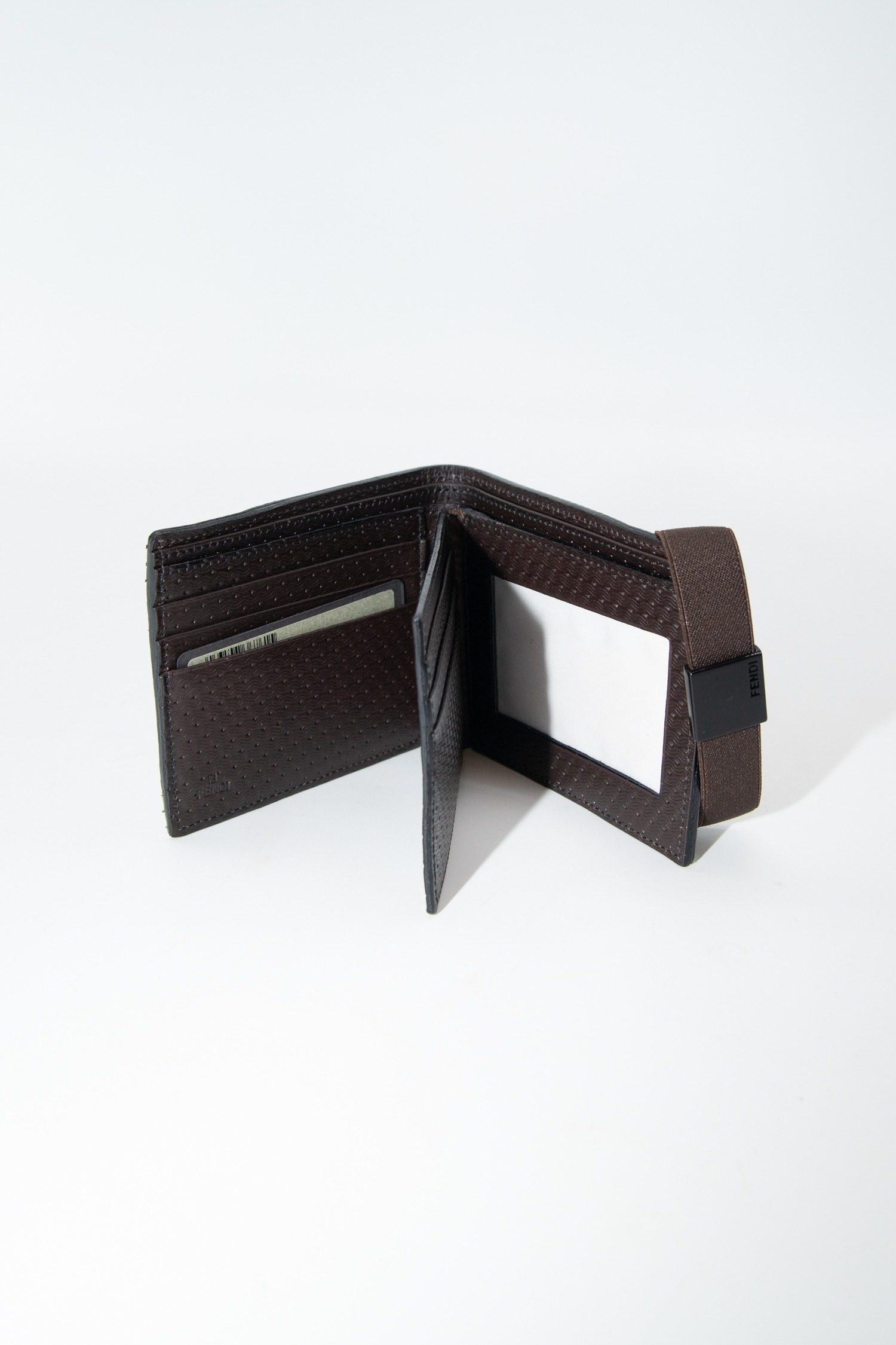 Thumbnail of http://Fendi%20Geldbörse%20in%20Dunkelbraun%20und%20Schwarz