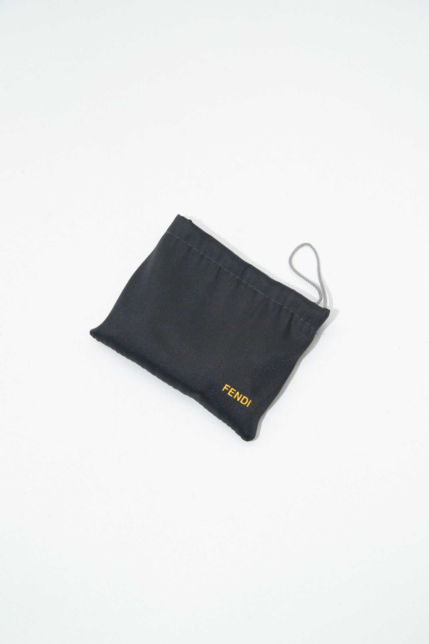 Thumbnail of http://Fendi%20Geldbörse%20in%20Dunkelbraun%20und%20Schwarz