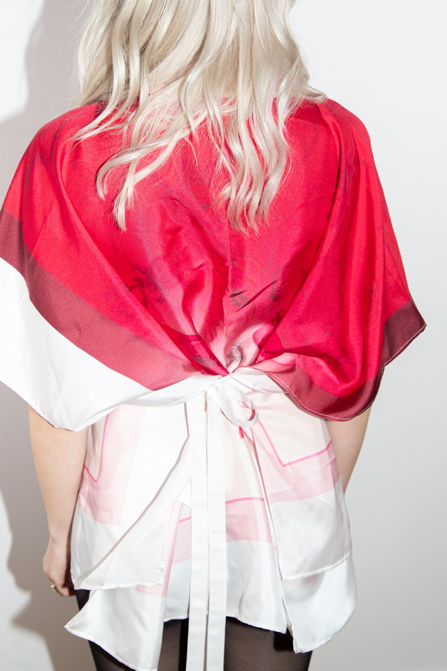 Thumbnail of http://Salvatore%20Ferragamo%20Seidenbluse%20mit%20Anemone-Print