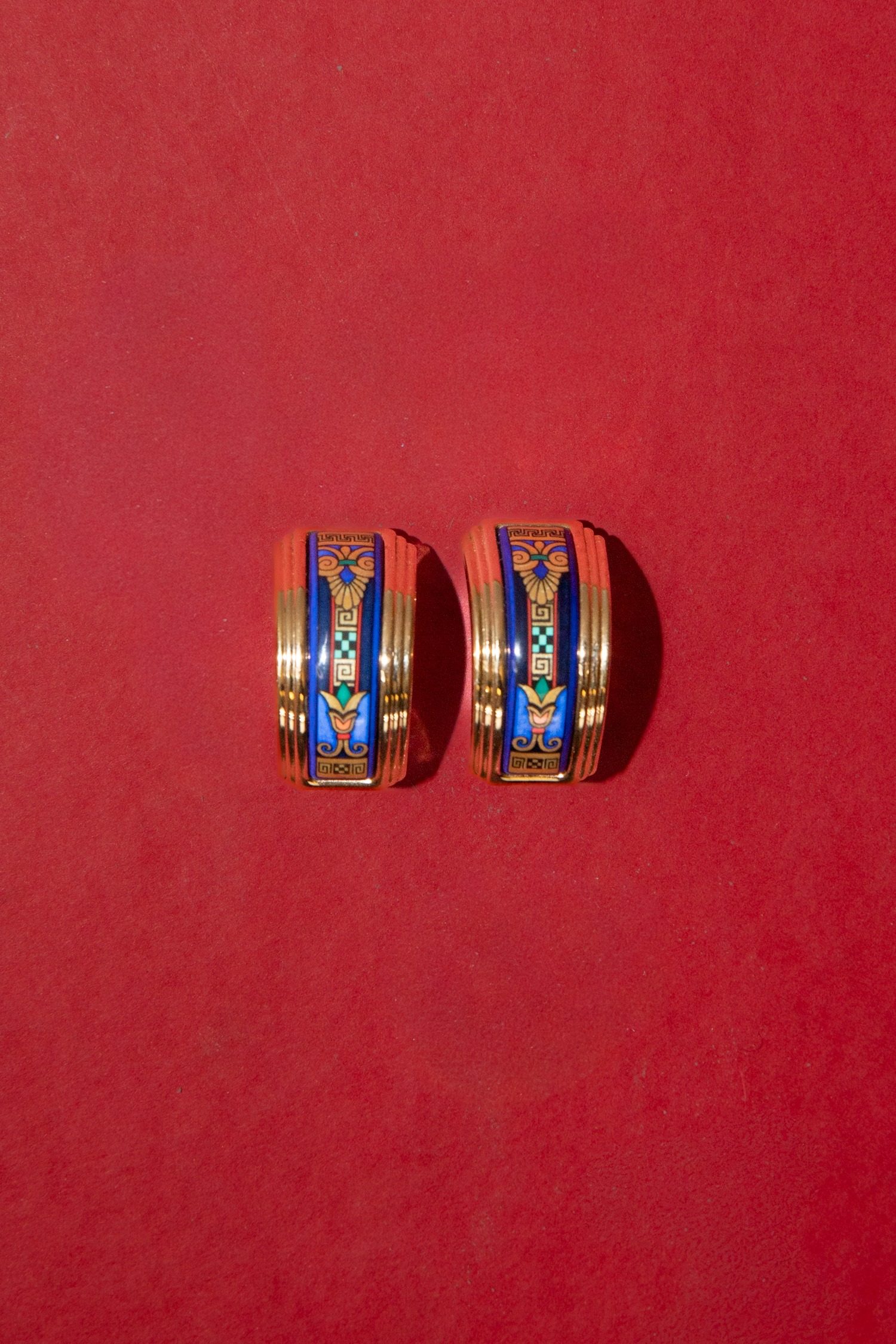 Thumbnail of http://Michaela%20Frey%20Vintage%20Ohrringe%20Creolen%20mit%20bunten%20Verzierungen