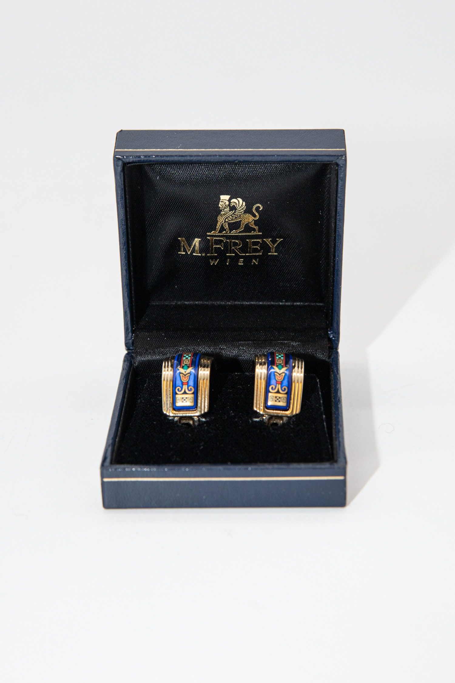 Thumbnail of http://Michaela%20Frey%20Vintage%20Ohrringe%20Creolen%20mit%20bunten%20Verzierungen