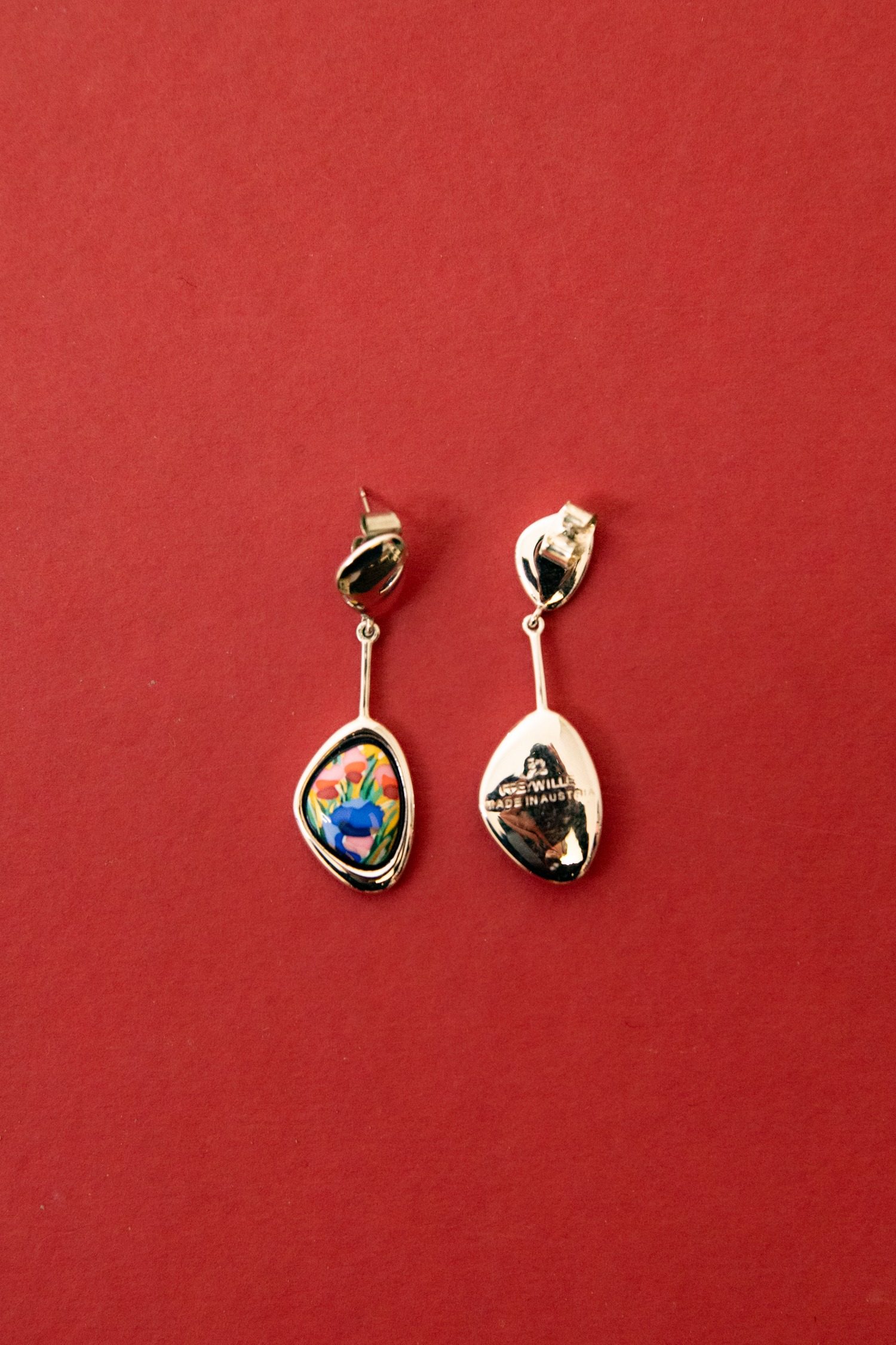 Thumbnail of http://Frey%20Wille%20Pebble%20Drop%20Ohrstecker%20mit%20buntem%20Anhänger