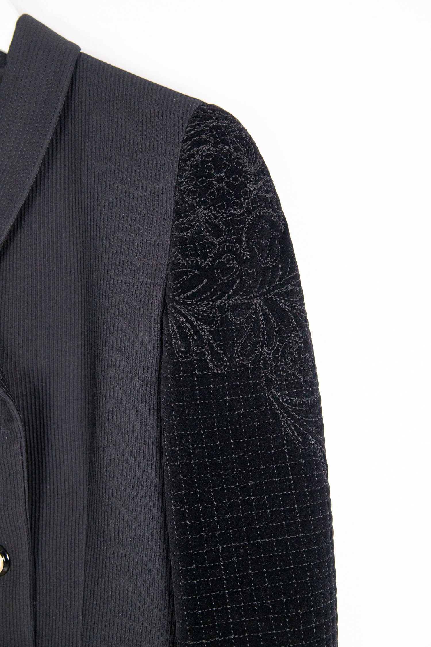 Thumbnail of http://Gianni%20Versace%20Vintage%20Blazer%20in%20Schwarz