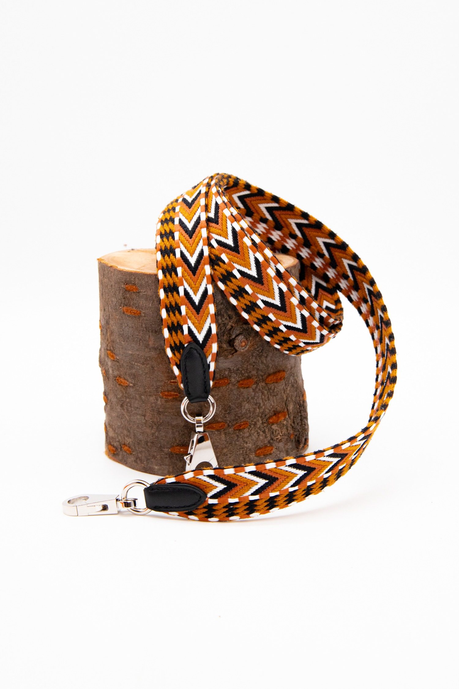Thumbnail of http://Hermès%20Taschengurt%20mit%20Chevron-Muster%20in%20Cognacfarben