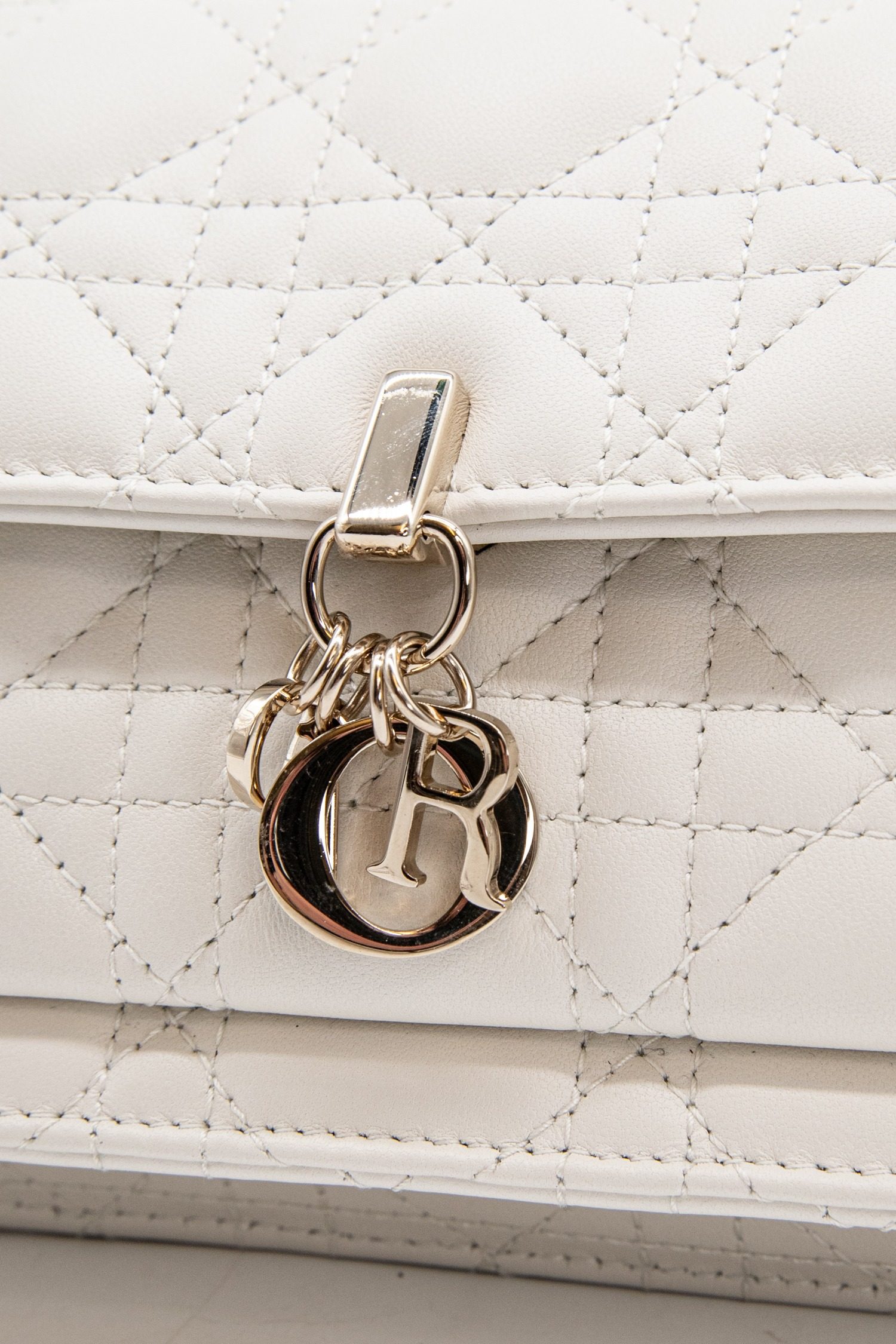 Thumbnail of http://Dior%20My%20Dior%20Daily%20Pouch%20Handtasche%20in%20Ecru