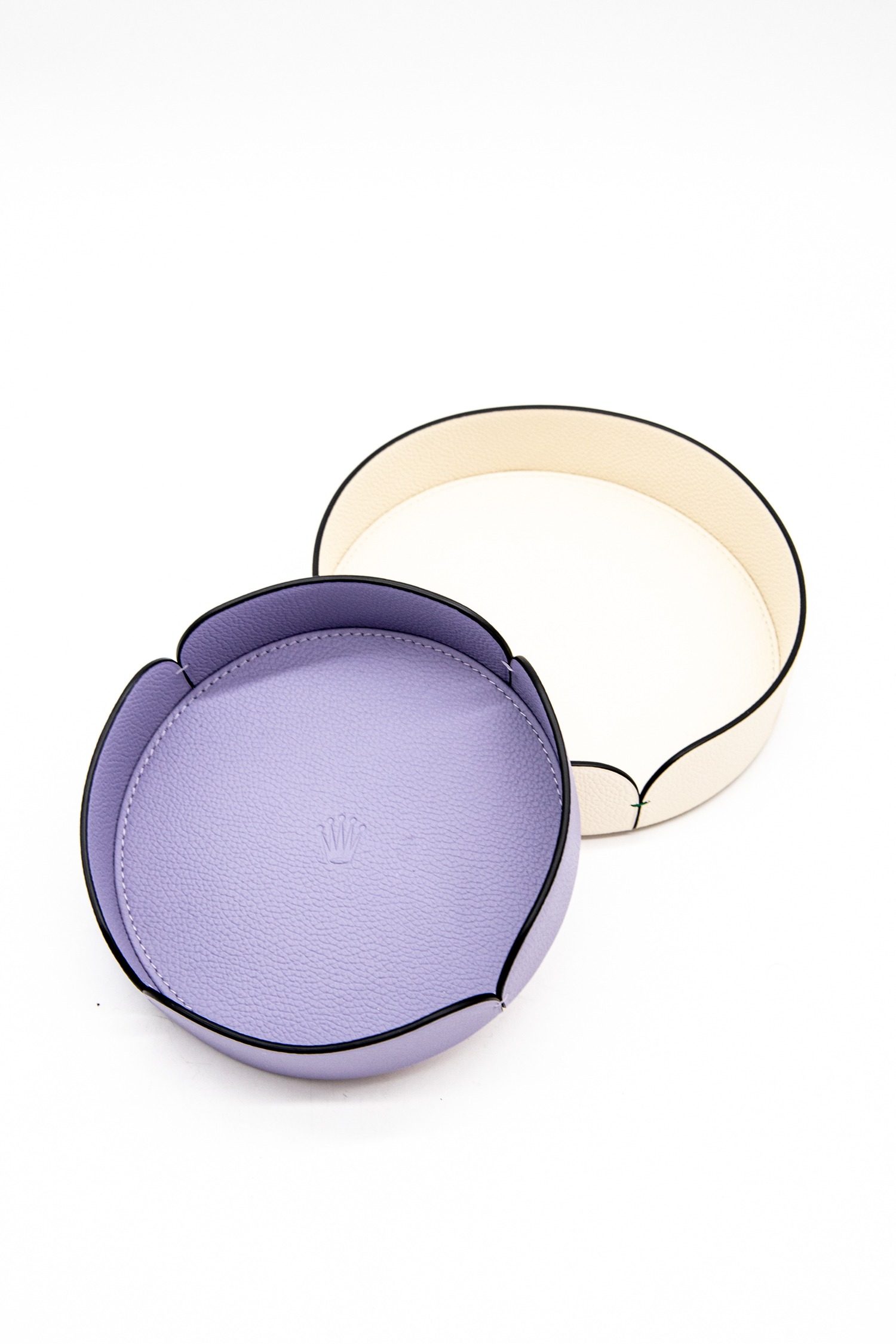 Thumbnail of http://Rolex%20Leder-Tablett-Set%20in%20Lila%20und%20Cremeweiß