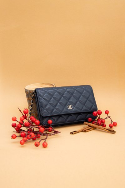 Chanel Umhängetasche in Dunkelblau und Gold