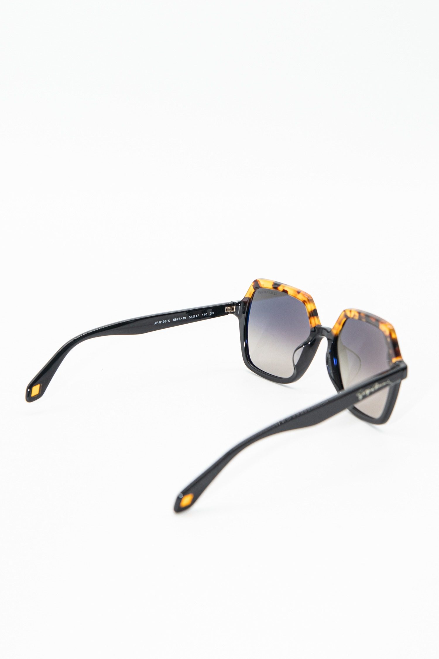 Thumbnail of http://Giorgio%20Armani%20Sonnenbrille%20in%20Braun%20und%20Schwarz
