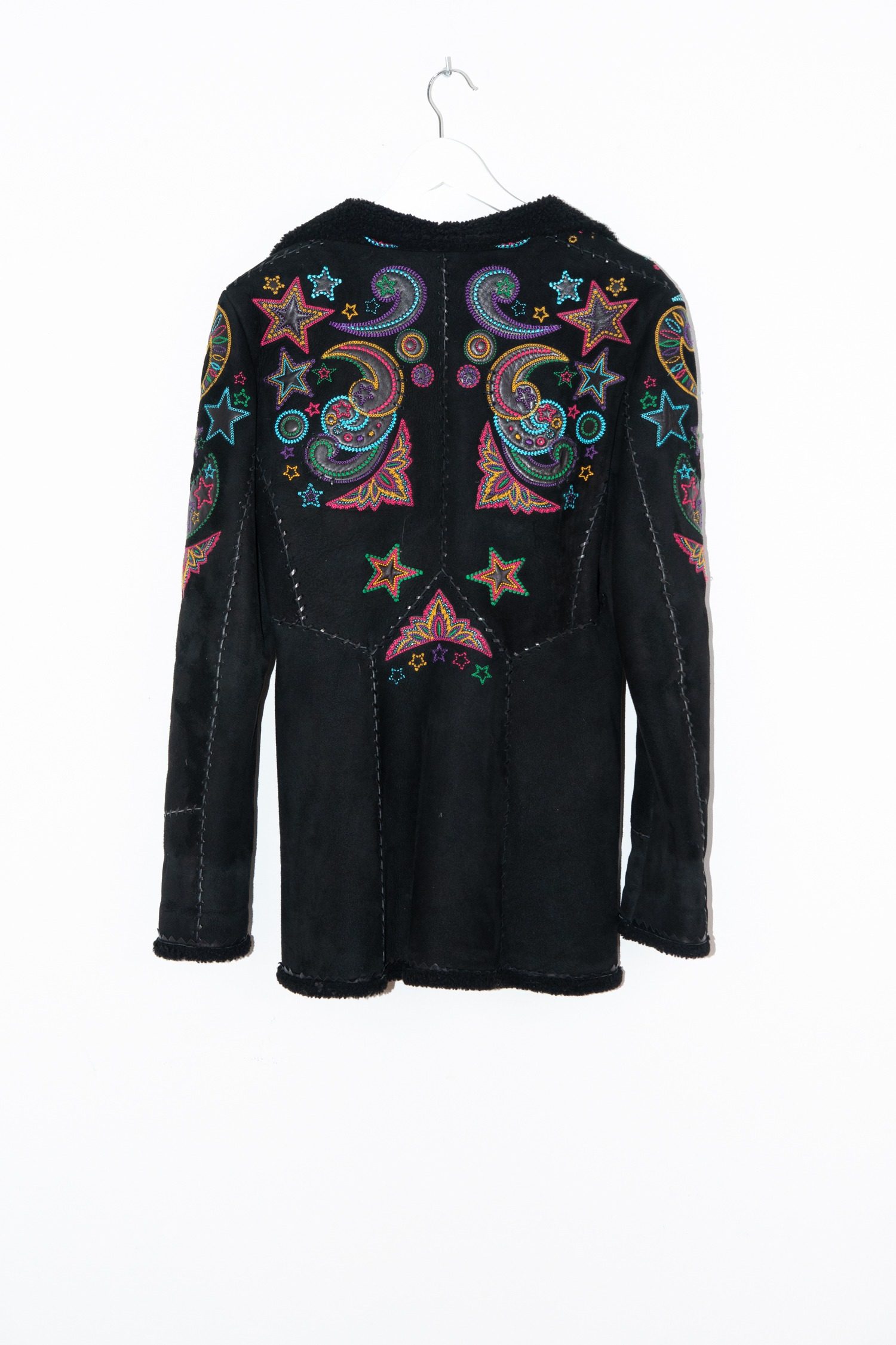 Thumbnail of http://Vintage%20Gianni%20Versace%20Lederjacke%20mit%20Stickerei%20in%20Schwarz