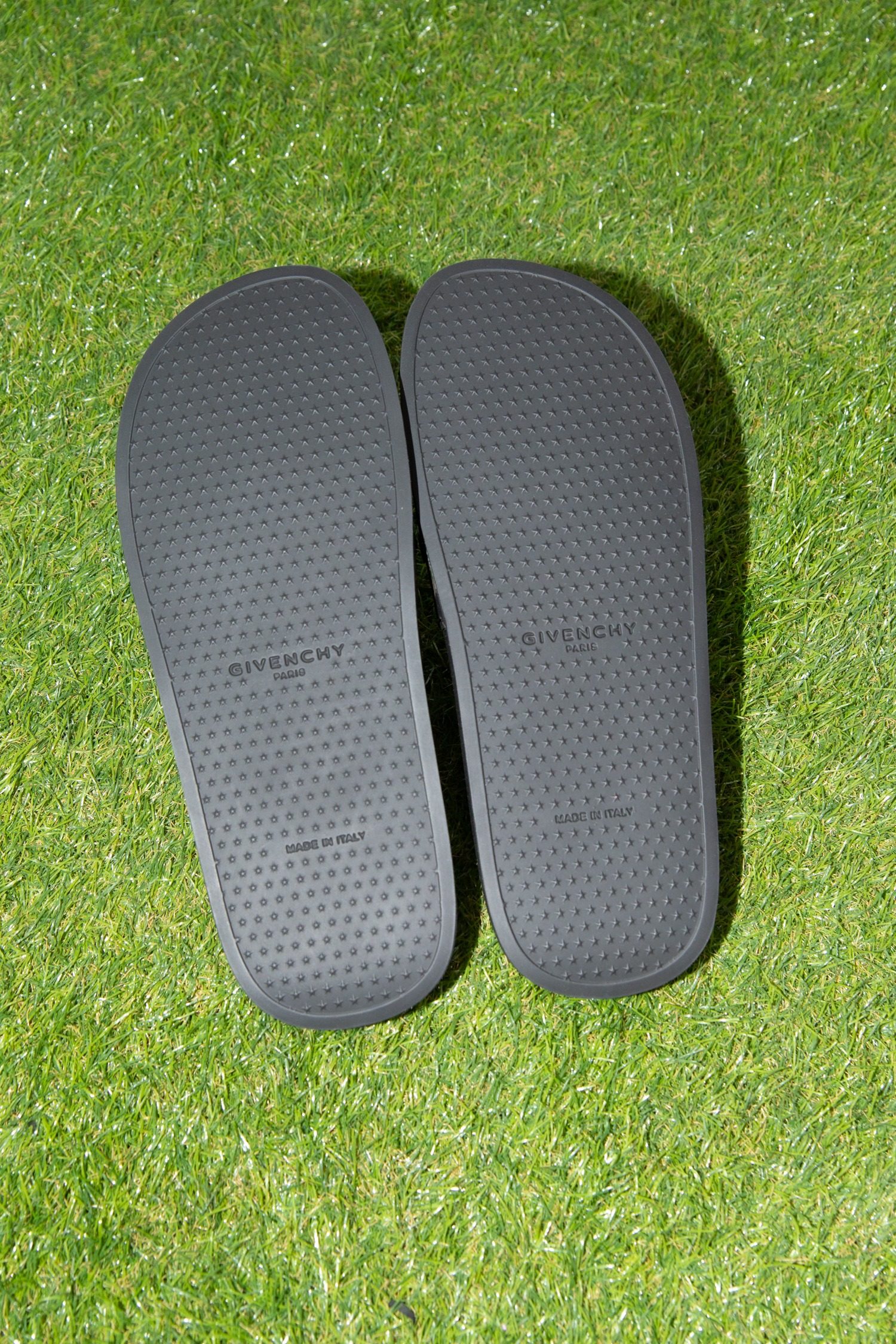 Thumbnail of http://Givenchy%20Pantolette%20mit%20Carmourflage-Muster%20in%20Oliv