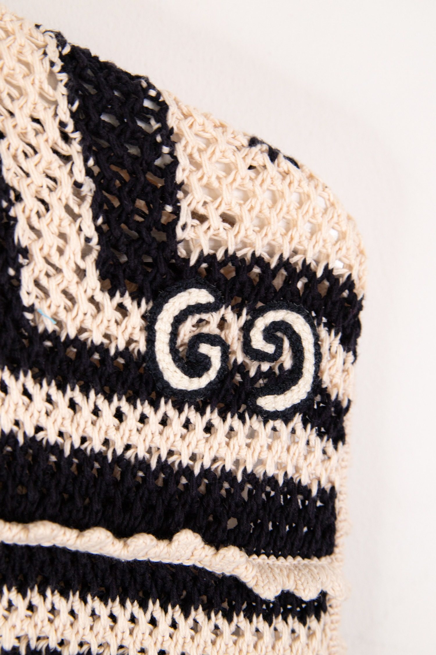 Thumbnail of http://Gucci%20gehäkeltes%20Minikleid%20in%20Beige%20und%20Schwarz