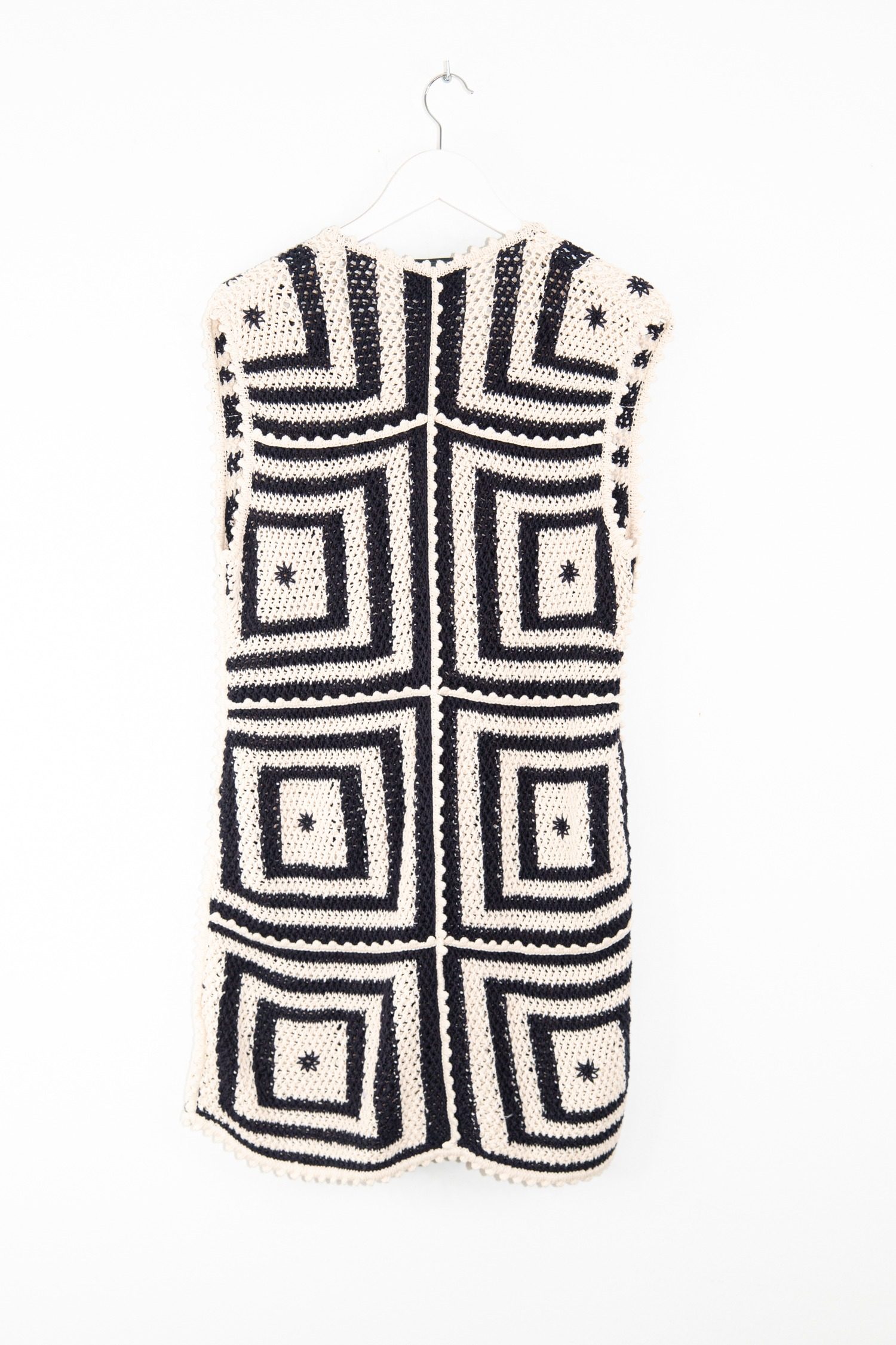 Thumbnail of http://Gucci%20gehäkeltes%20Minikleid%20in%20Beige%20und%20Schwarz