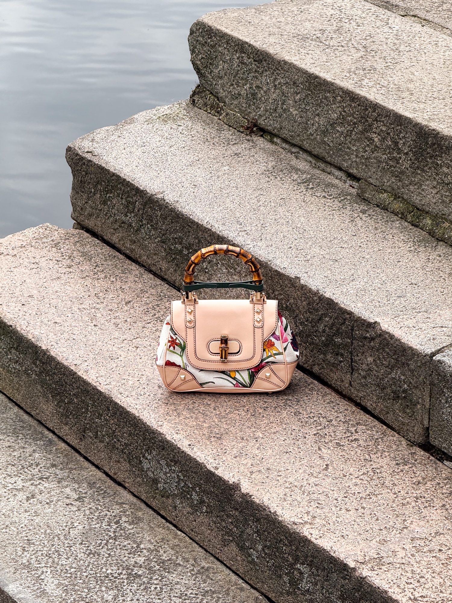 Gucci "Bamboo Flora" Mini-Handtasche mit Blumenmuster
