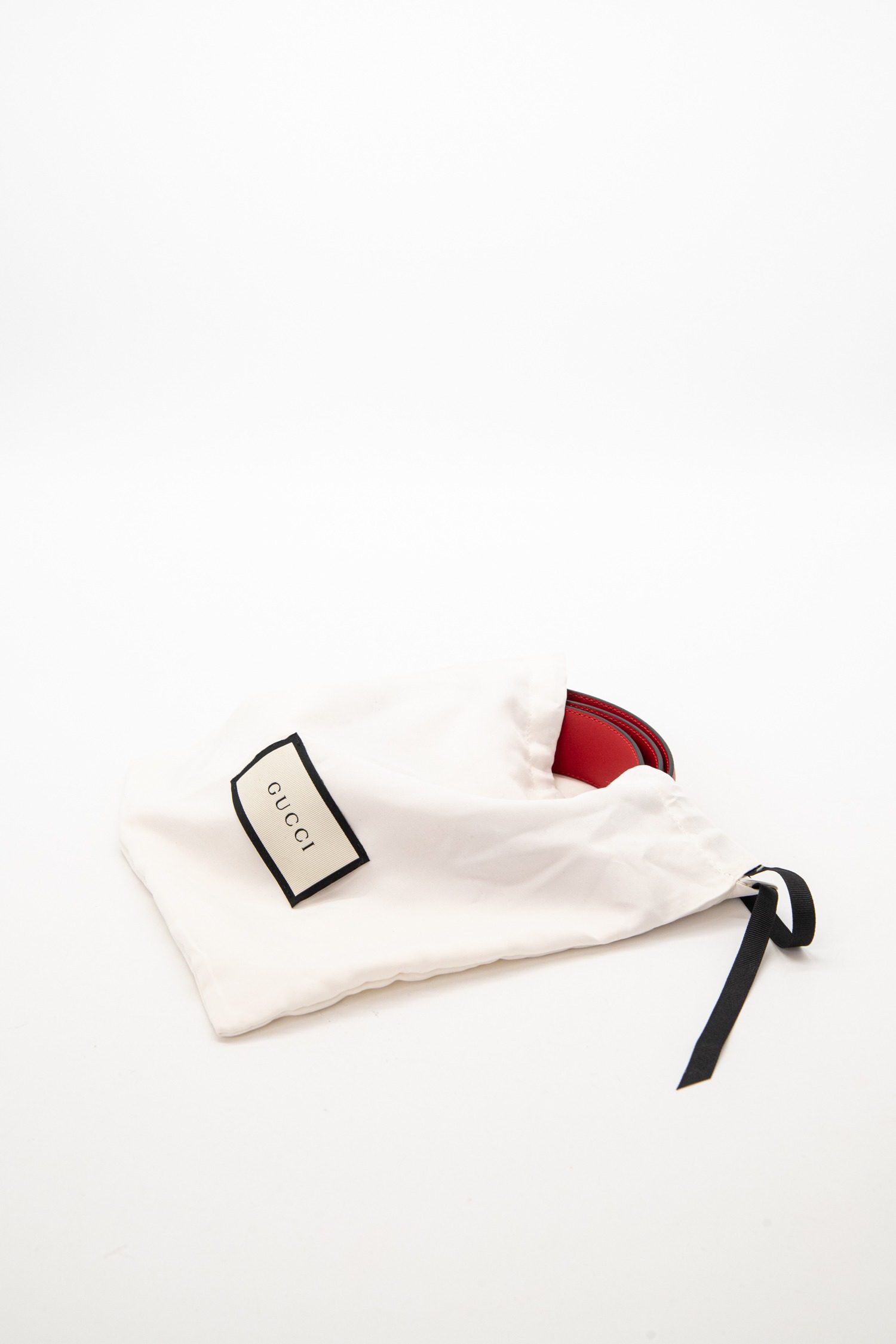 Thumbnail of http://Gucci%20Gürtel%20mit%20GG-Schnalle%20in%20Rot%20und%20Gold