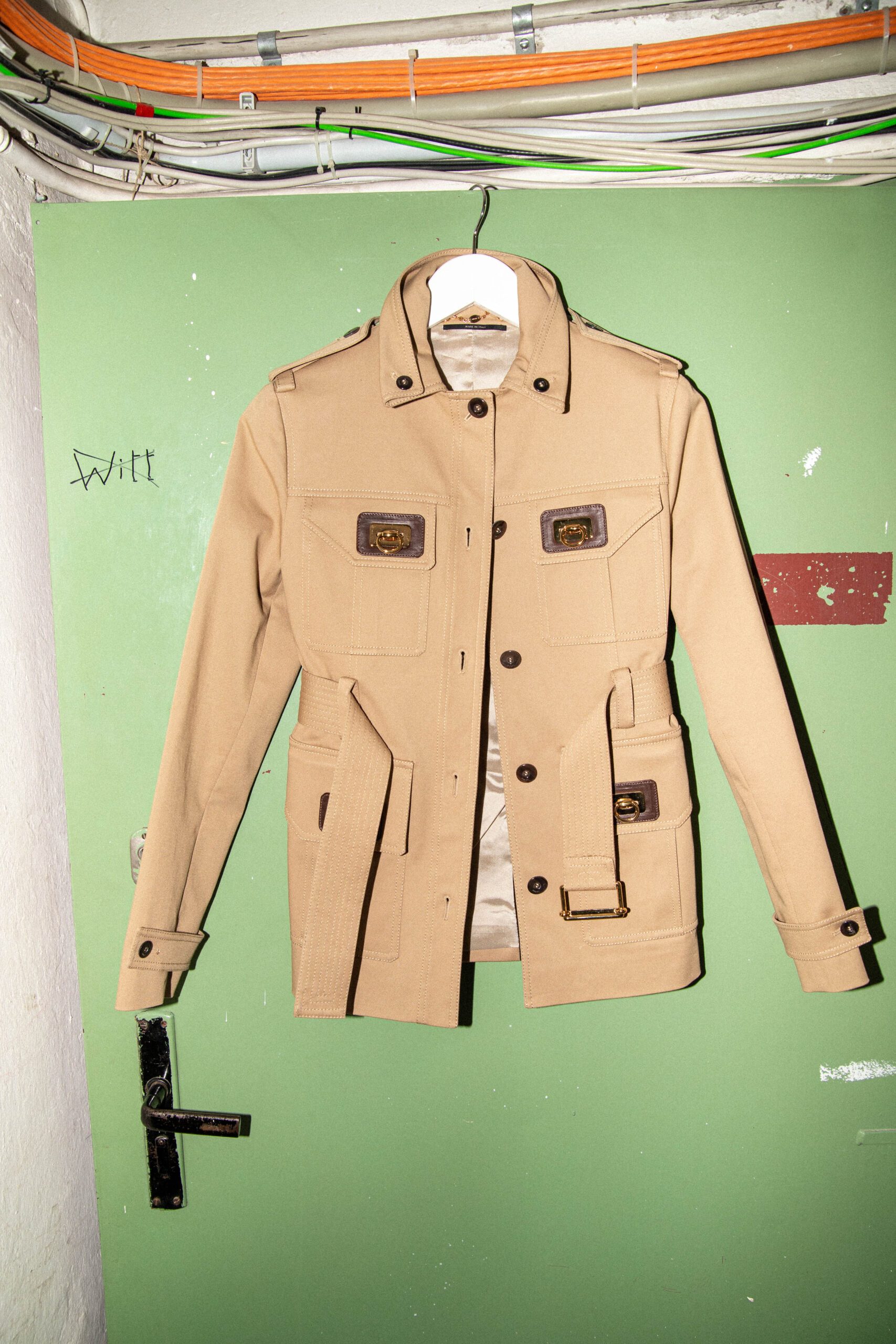Gucci Jacke mit Gürtel in Beige