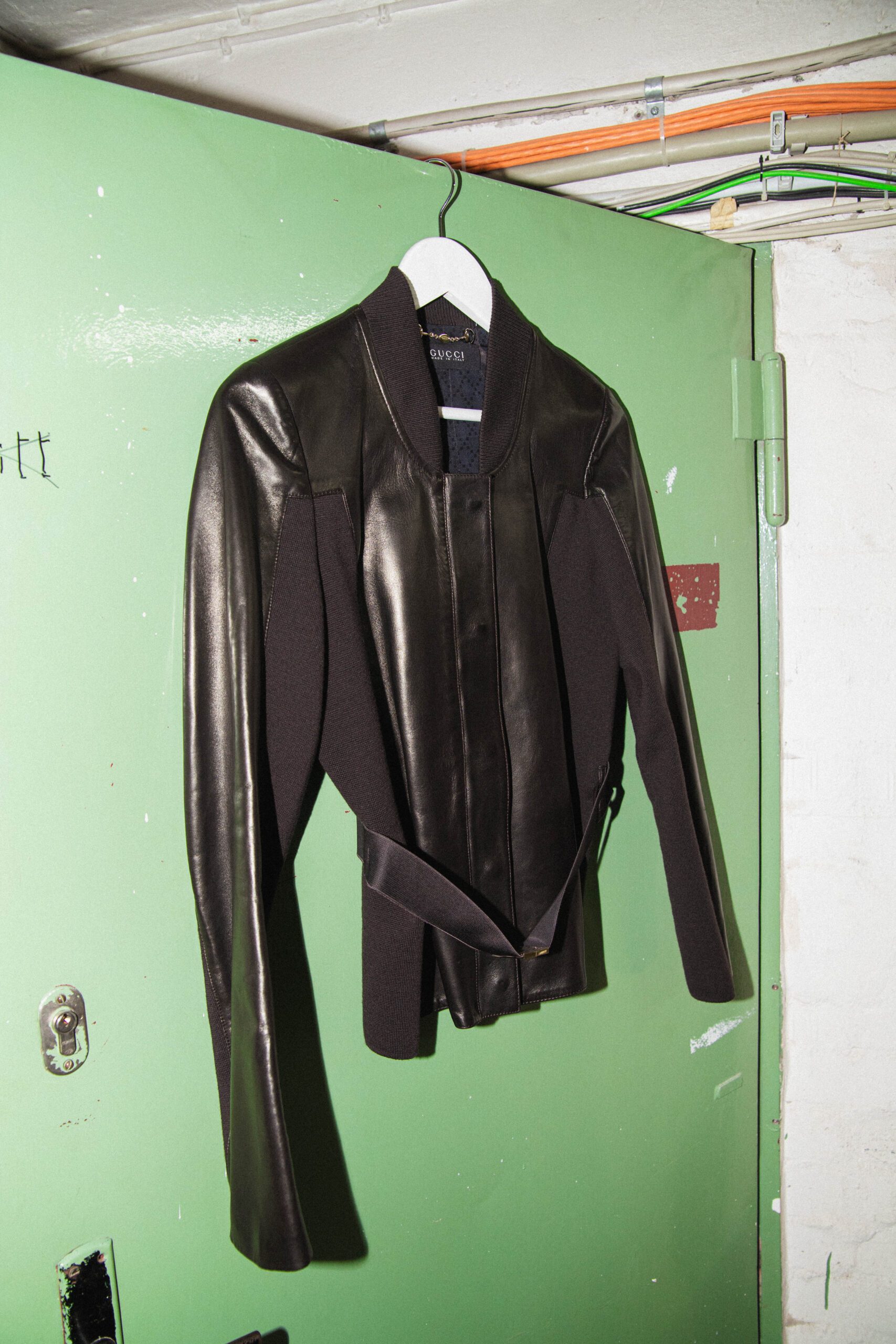 Gucci Lederjacke mit Gürtel in Dunkelbraun