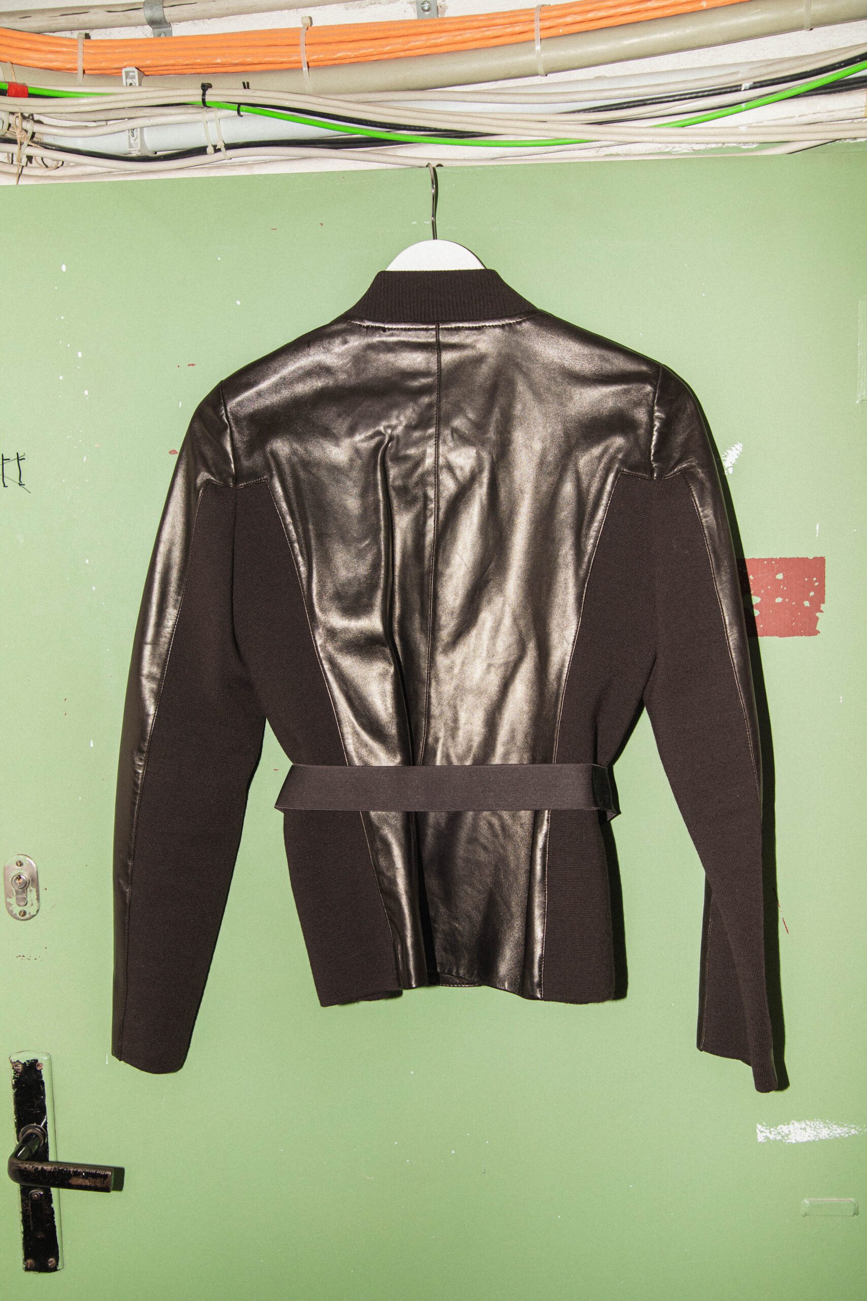 Gucci Lederjacke mit Gürtel in Dunkelbraun