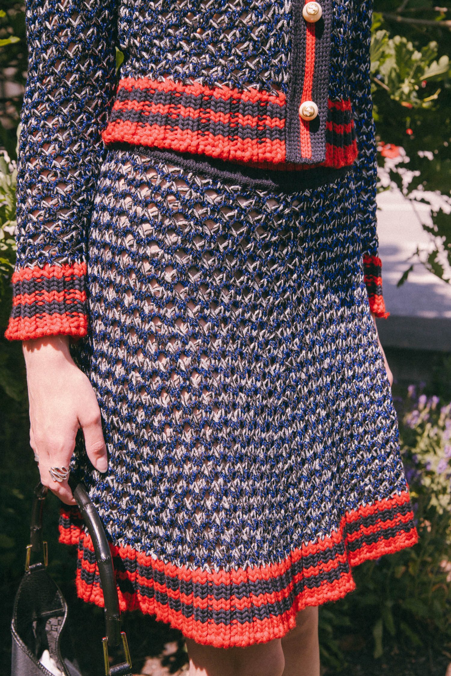 Thumbnail of http://Gucci%20Set%20aus%20Strickjacke%20und%20Rock%20mit%20Glitzerdetails