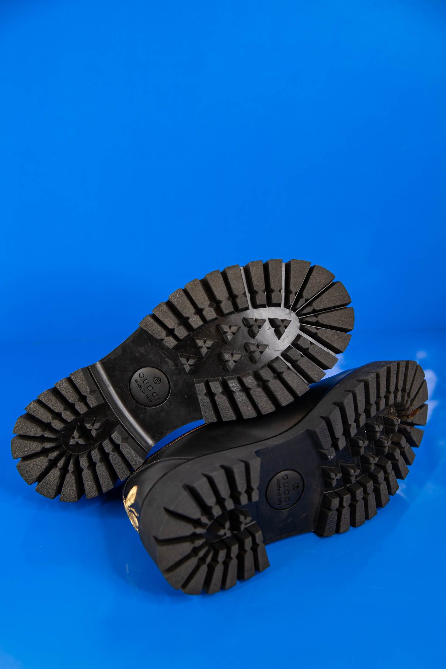 Thumbnail of http://Gucci%20Loafer%20mit%20goldenen%20Details