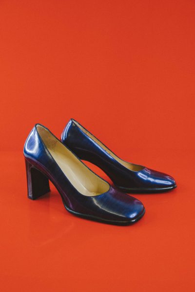 Gucci Pumps aus glänzendem Leder in Blau