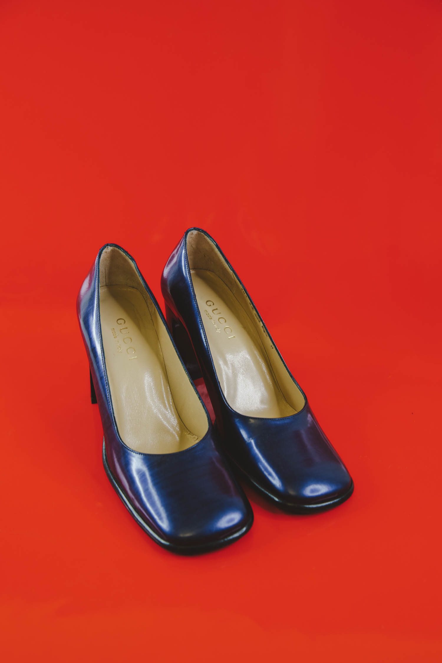 Gucci Pumps aus glänzendem Leder in Blau
