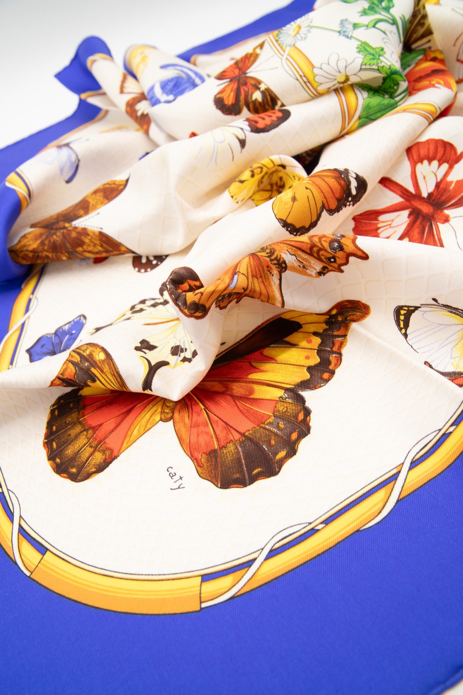 Thumbnail of http://Hermès%20Farandole%20Seidentuch%20in%20Blau%20und%20Bunt