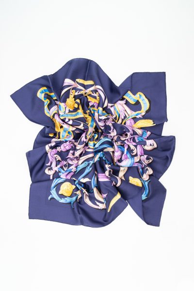 Hermès „Le Mors a La Contetable“ Tuch in Dunkelblau und Bunt