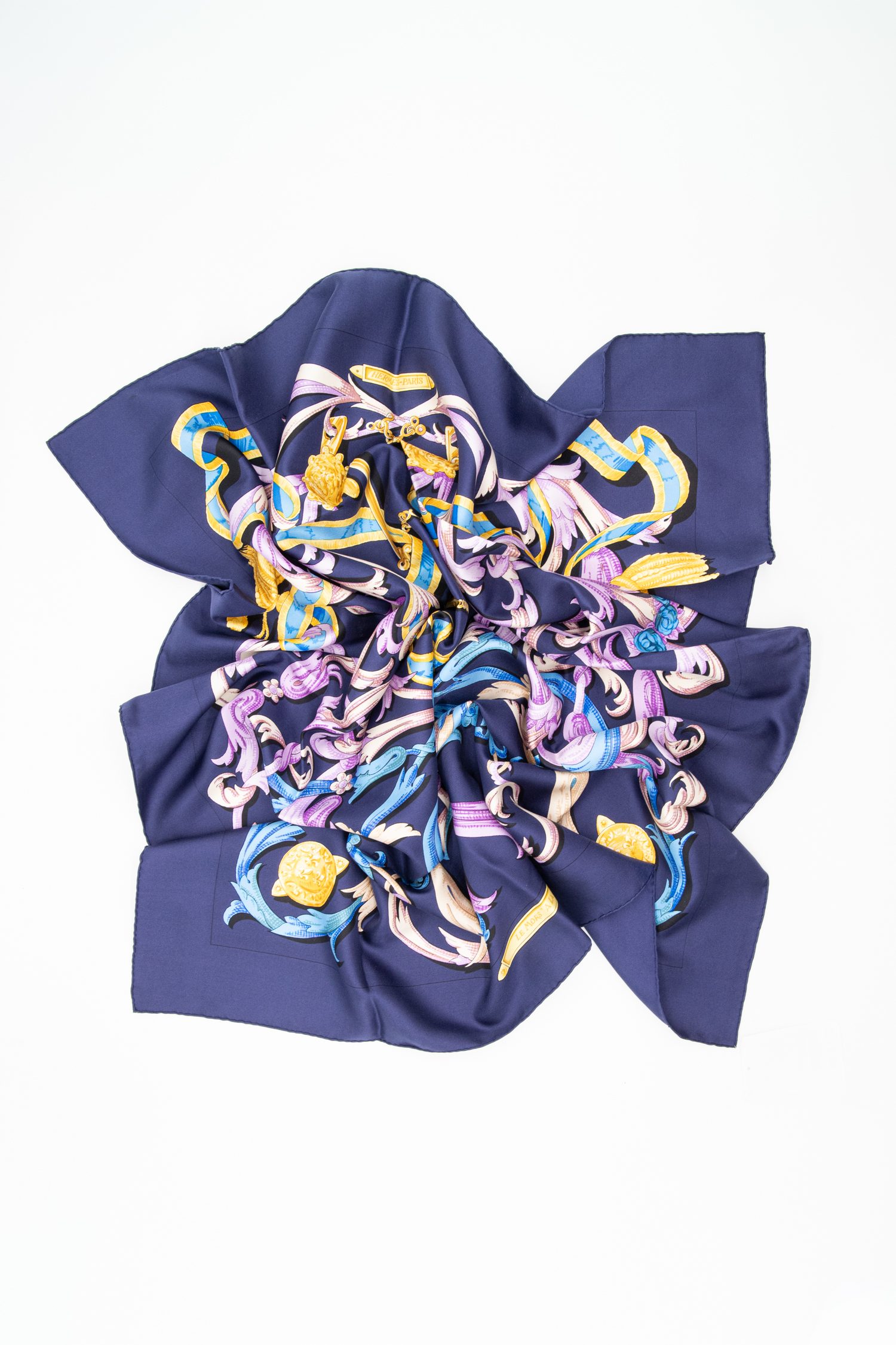 Hermès „Le Mors a La Contetable“ Tuch in Dunkelblau und Bunt