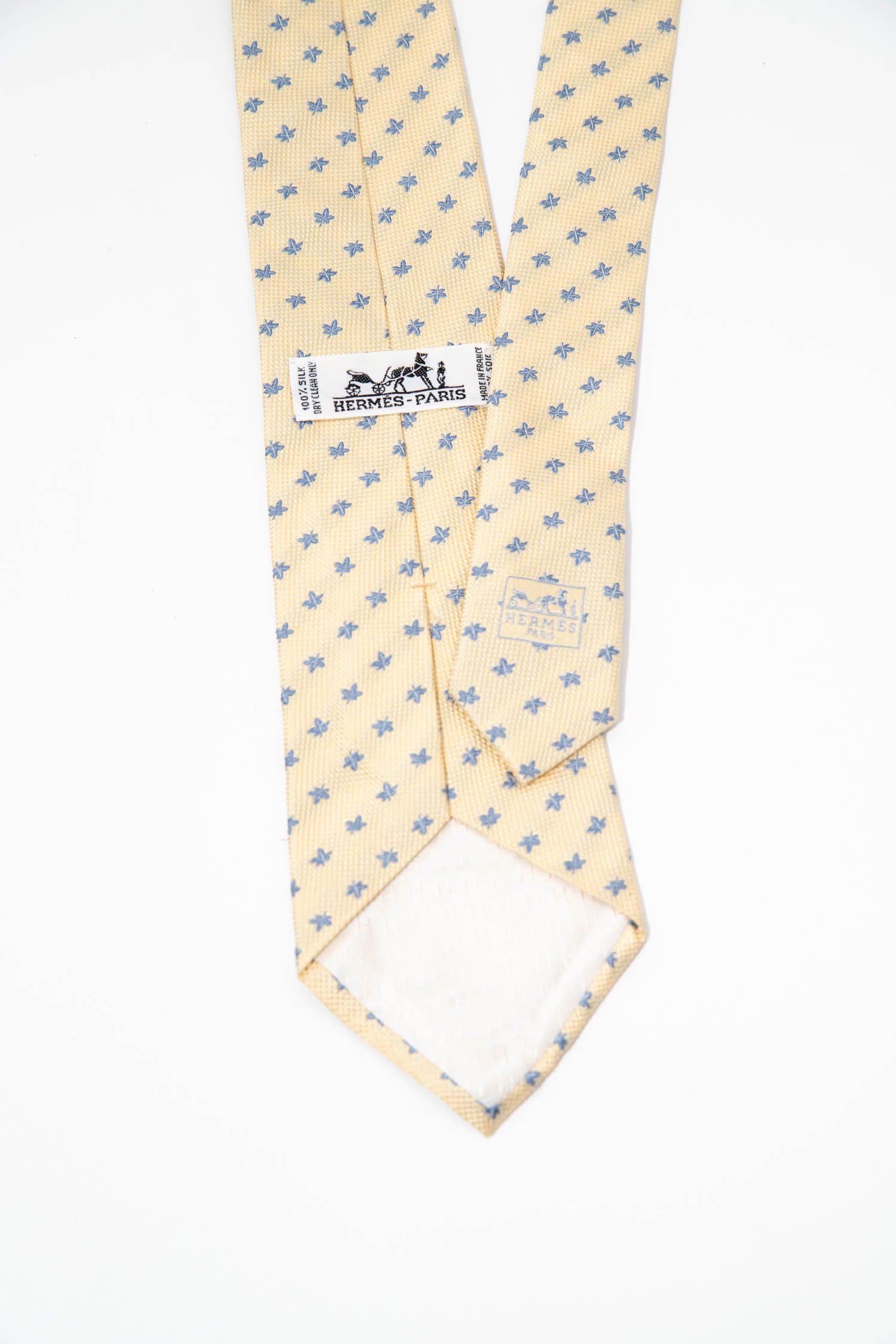 Hermès Krawatte mit Efeublättern in Gelb