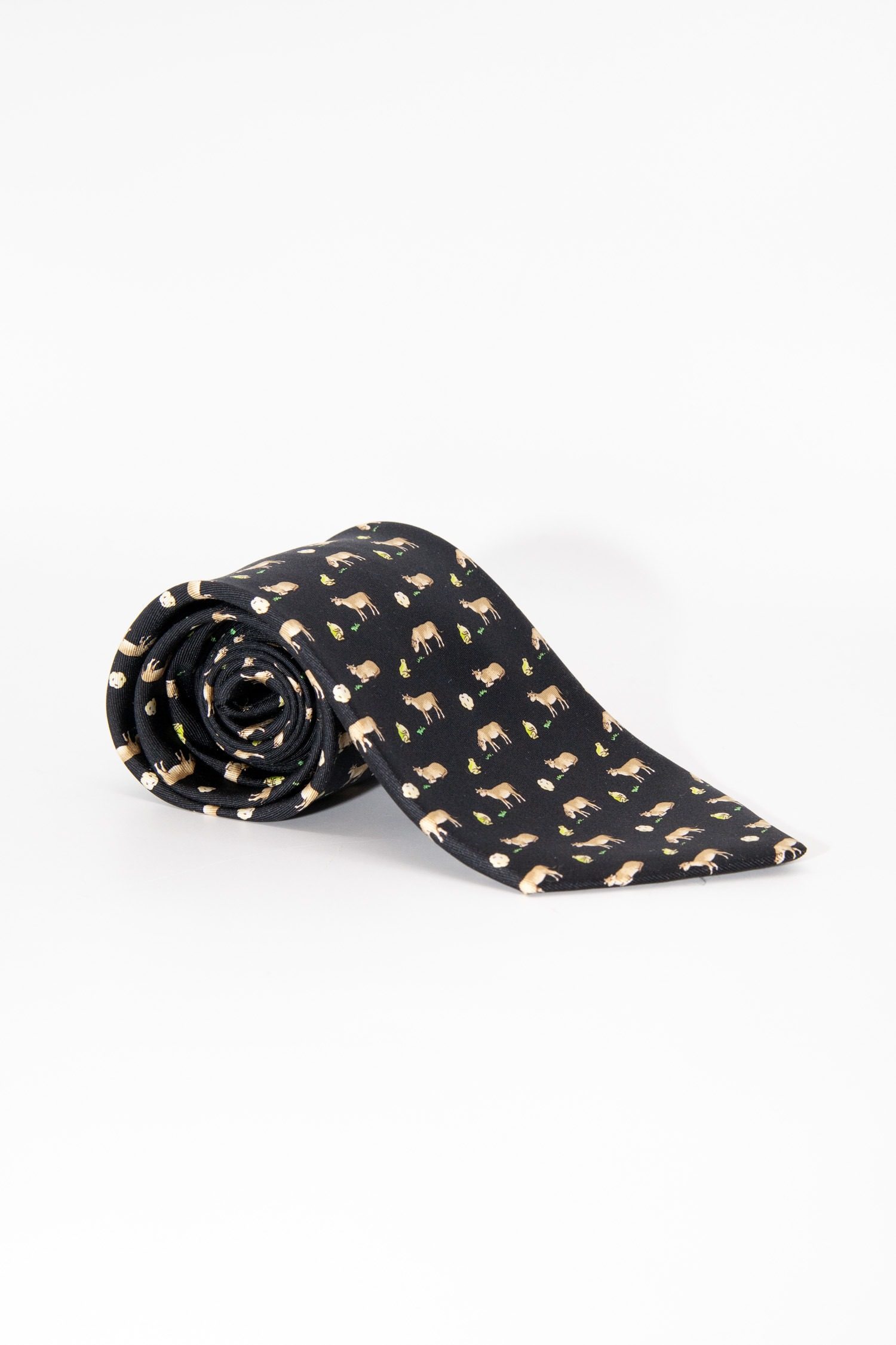 Thumbnail of http://Hermès%20Krawatte%20mit%20Kuh-%20und%20Frosch-Motiv%20in%20Schwarz