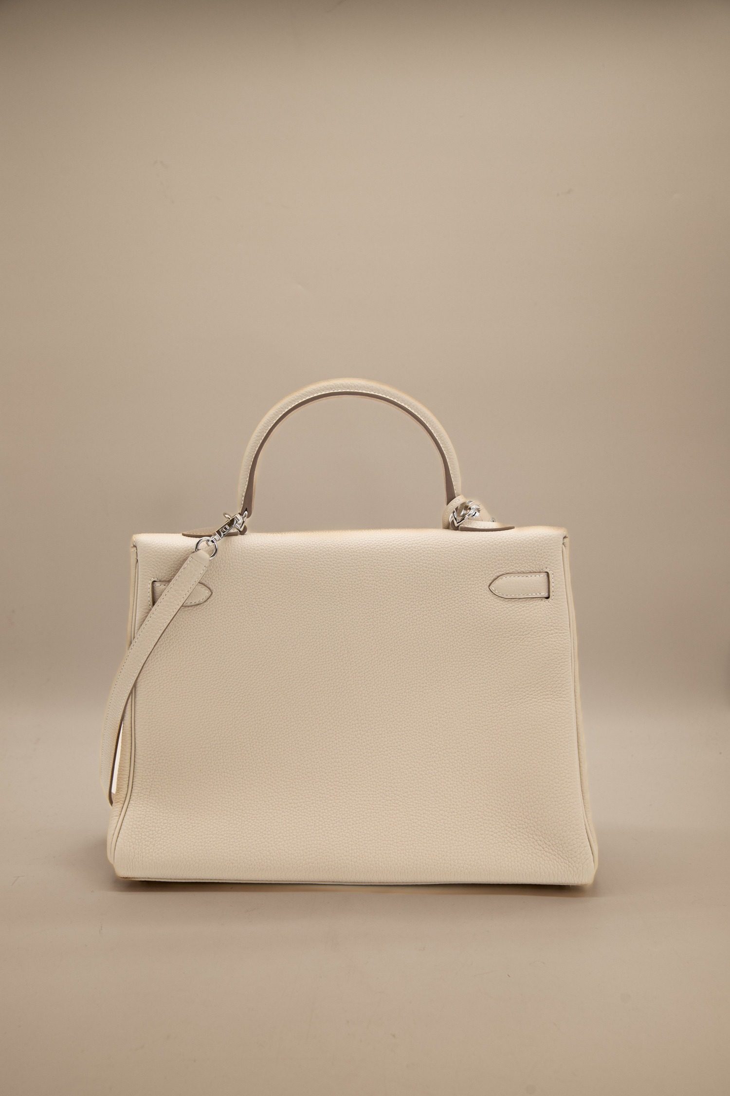 Thumbnail of http://Hermès%20Kelly%2035%20Handtasche%20in%20Ecru